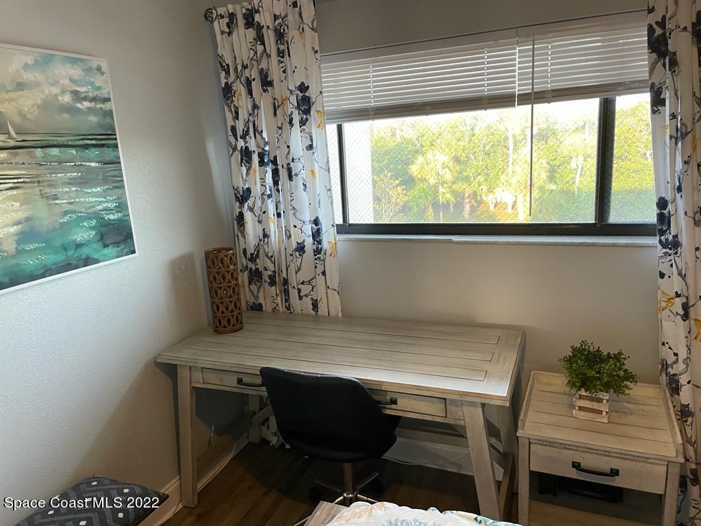 3901 NE Dixie Highway, 510