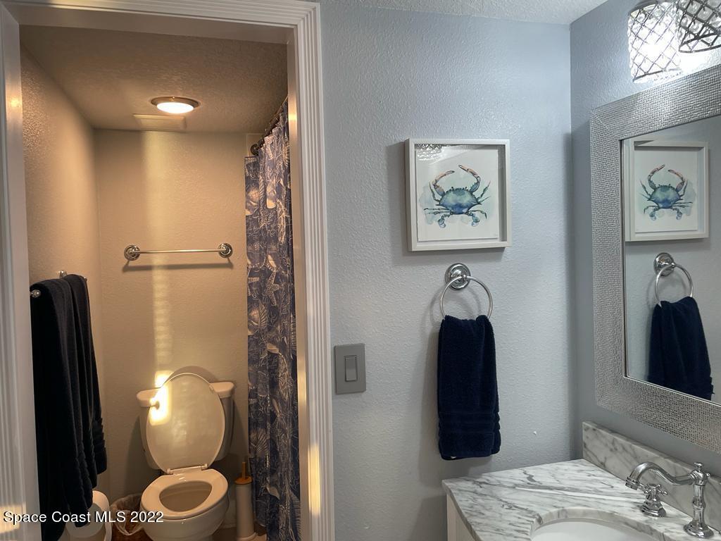 3901 NE Dixie Highway, 510