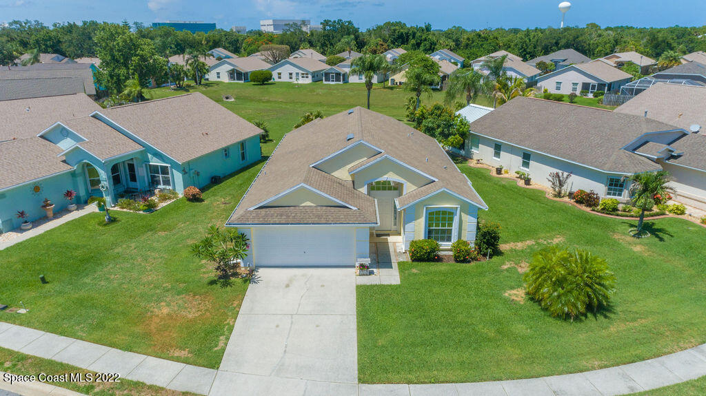 1031 Pine Creek Circle NE