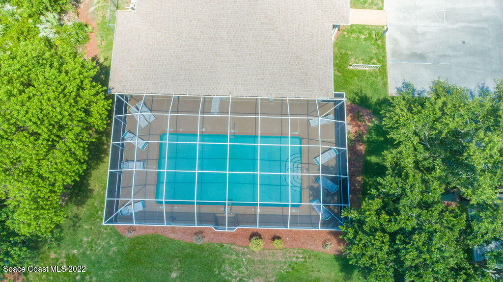 1031 Pine Creek Circle NE