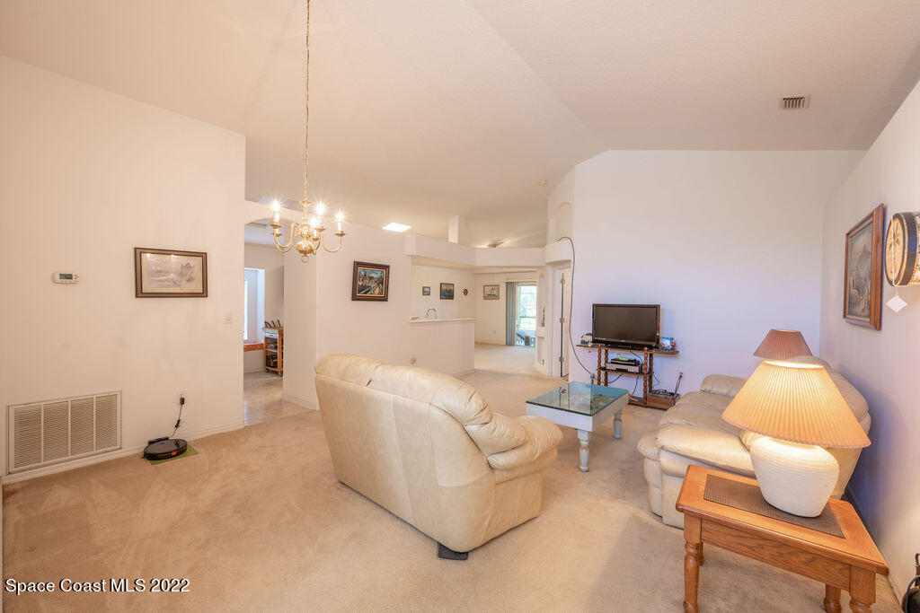 1031 Pine Creek Circle NE