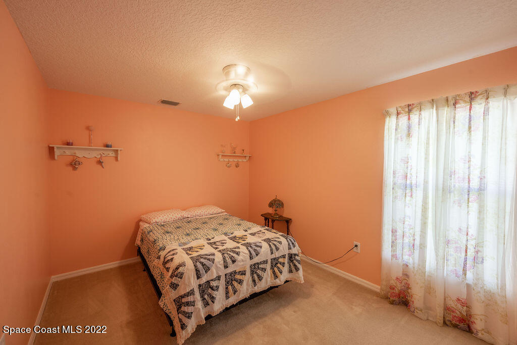 1031 Pine Creek Circle NE