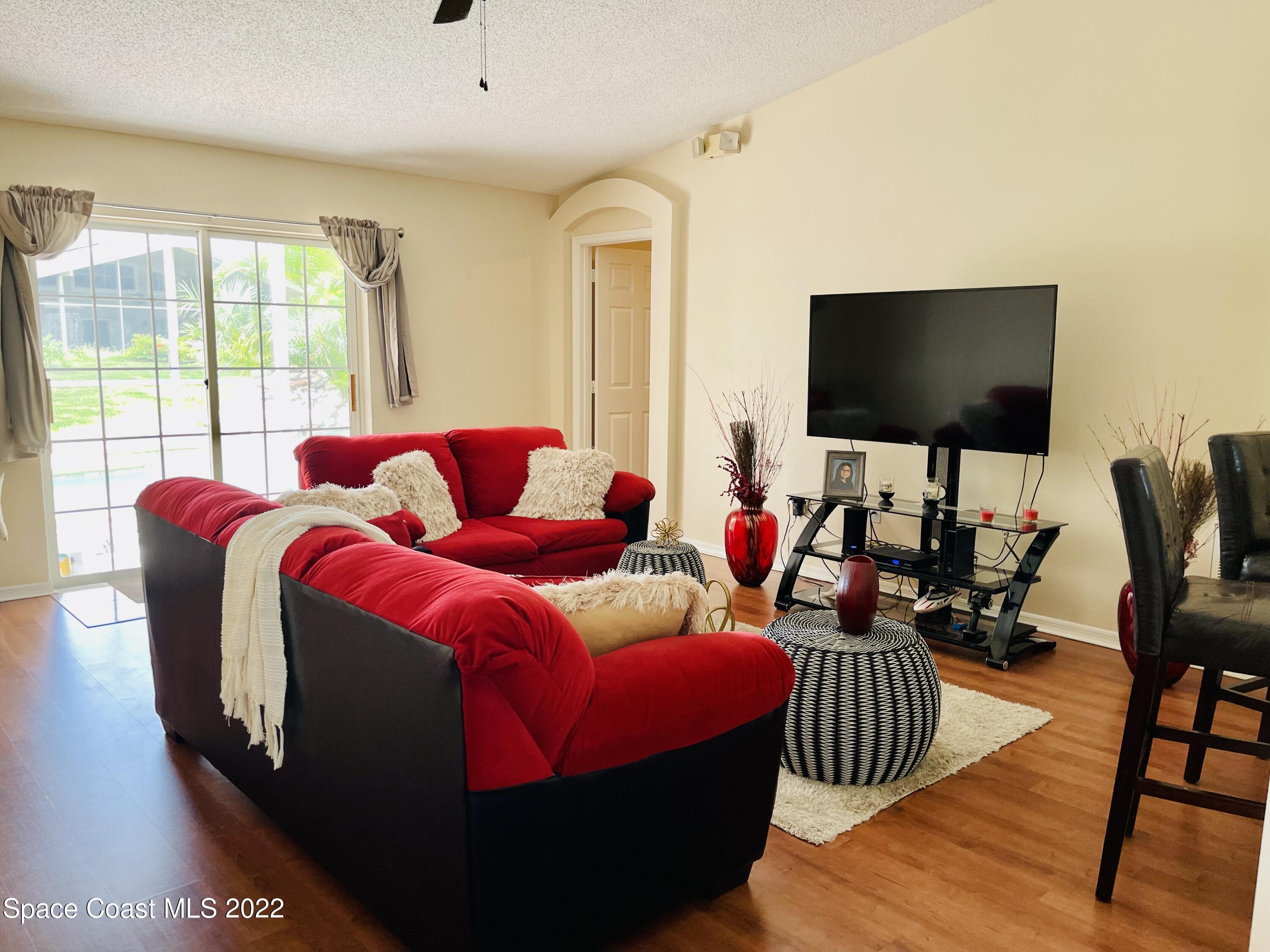 516 Meadow Green Drive