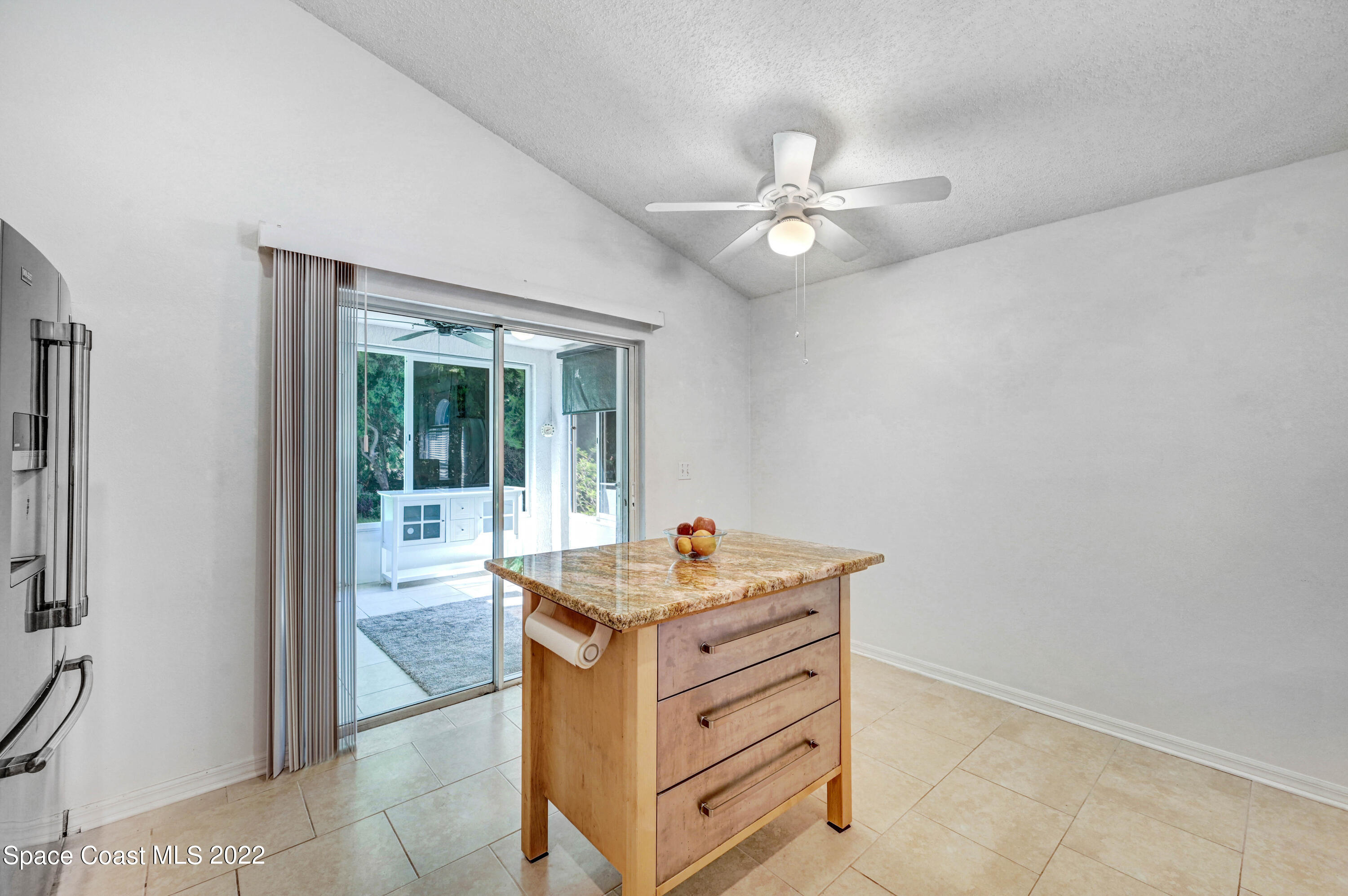 2025 Redwood Circle