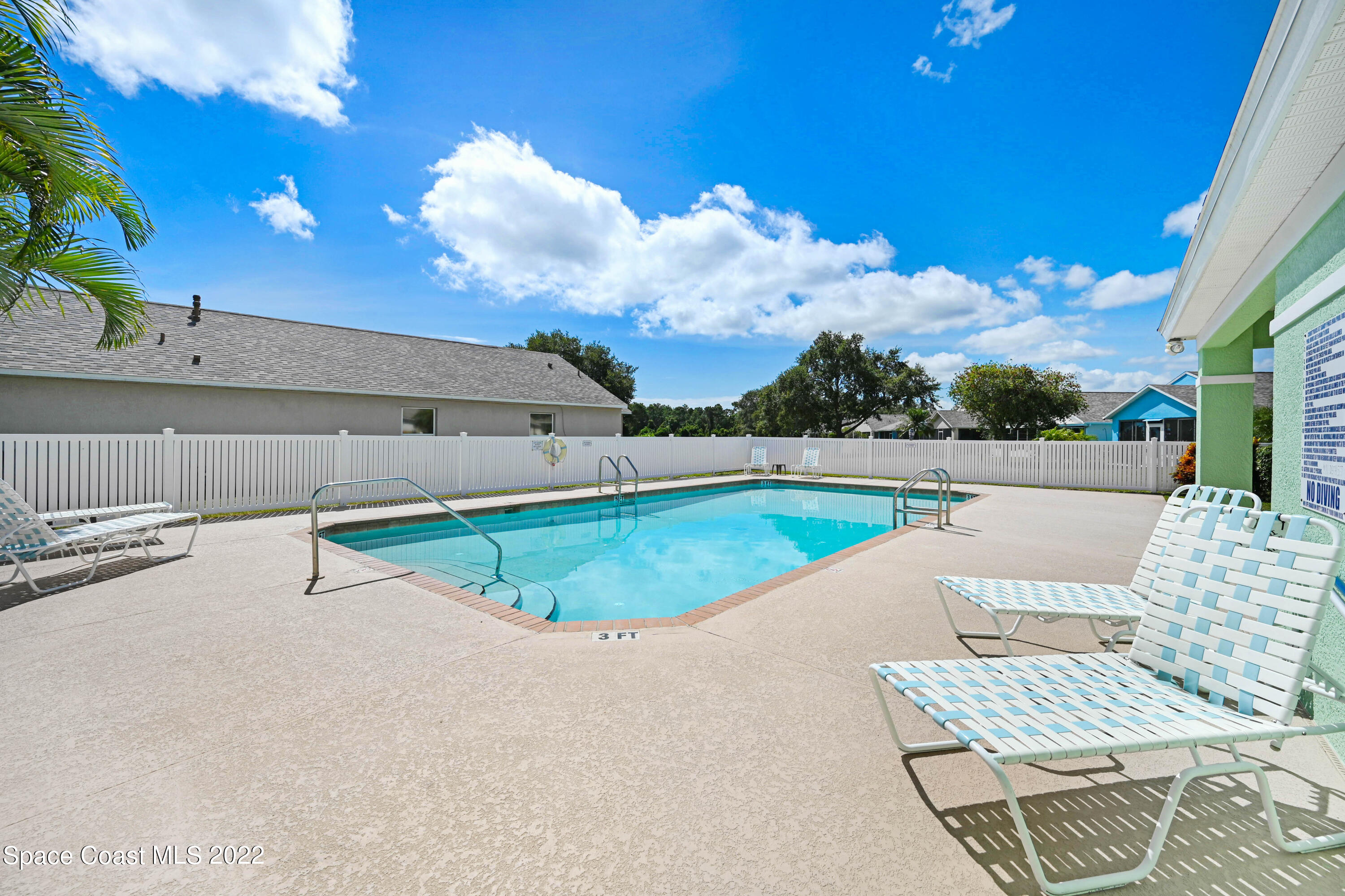 2025 Redwood Circle