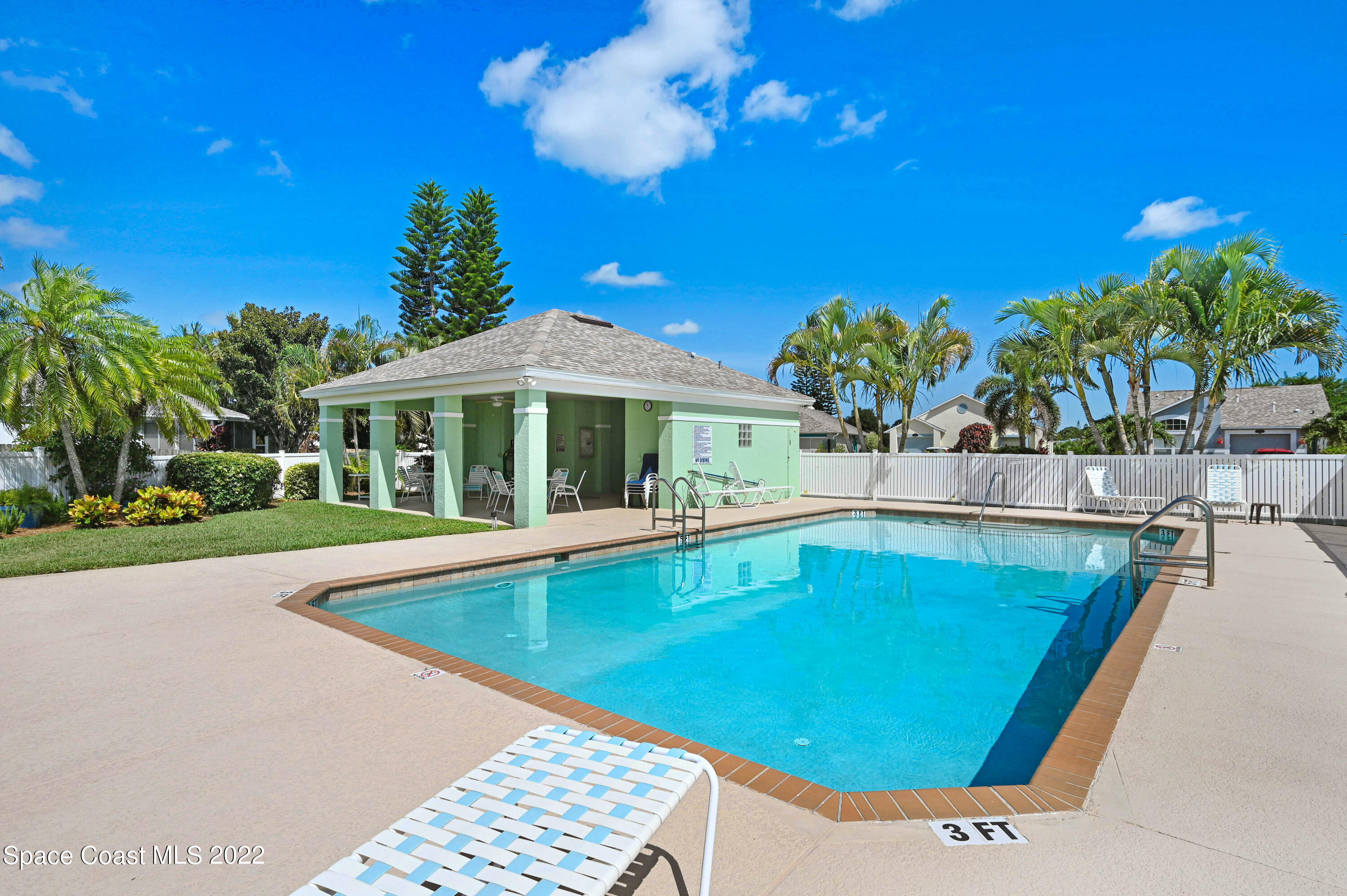 2025 Redwood Circle