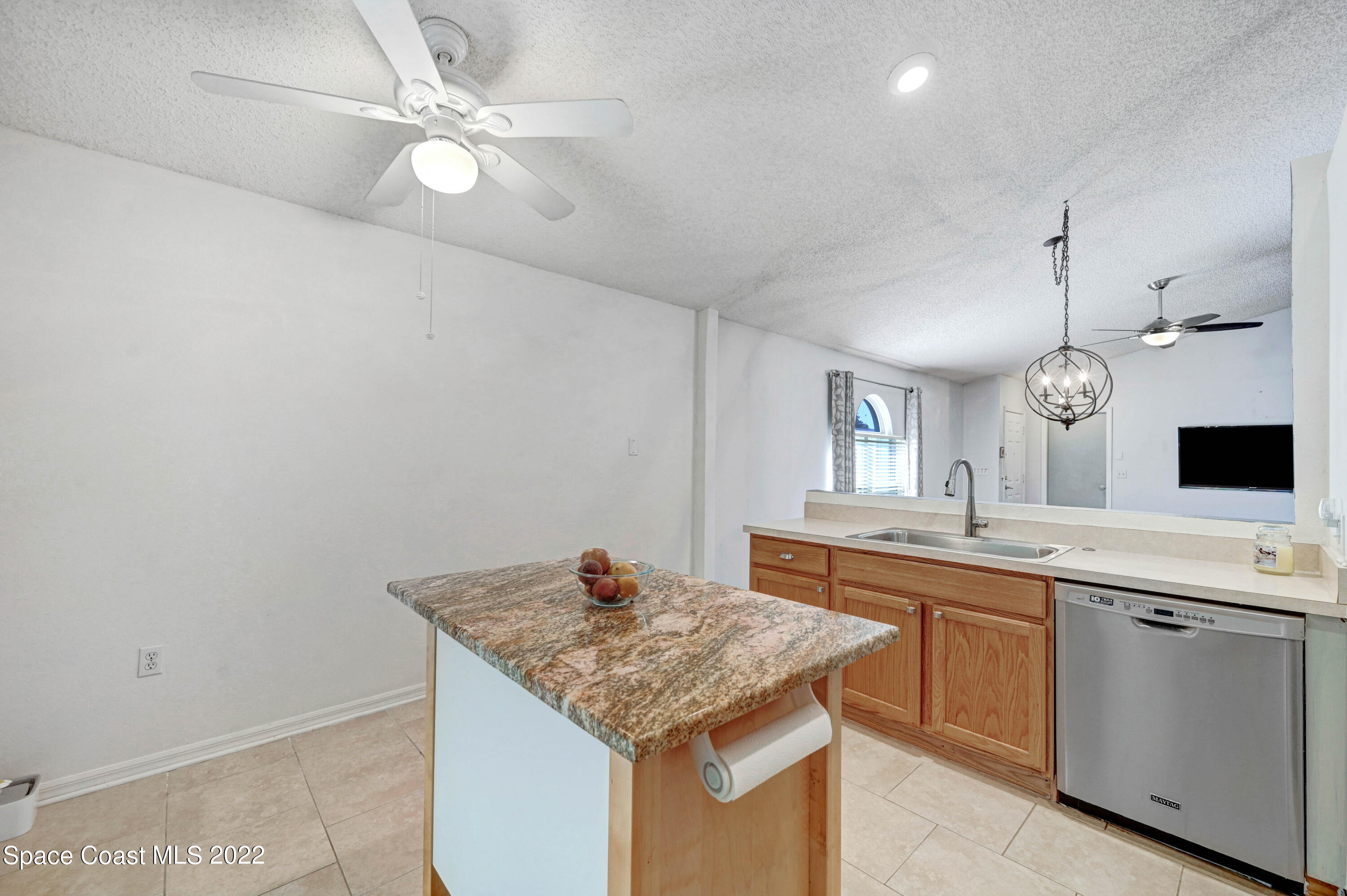 2025 Redwood Circle