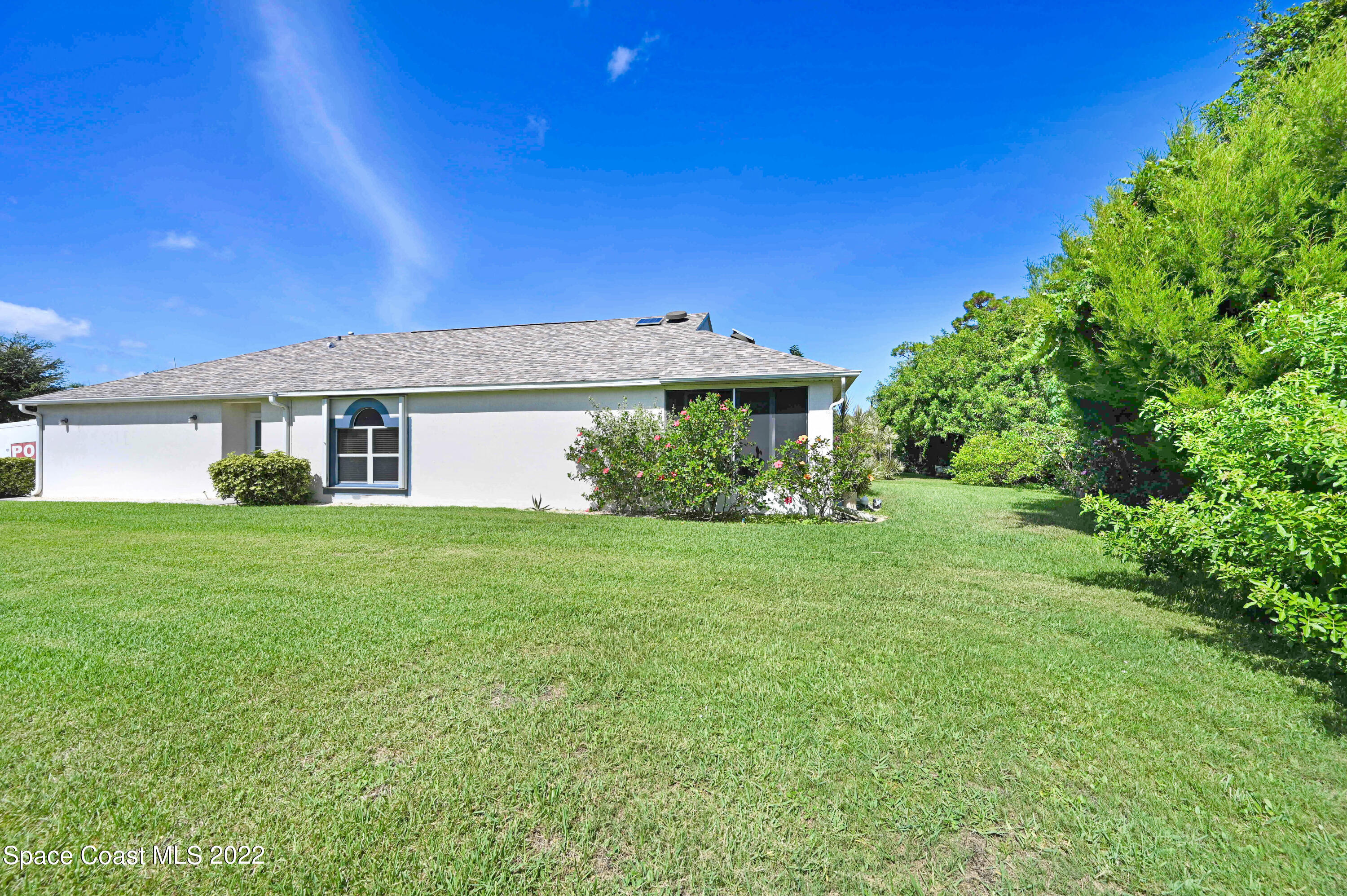 2025 Redwood Circle