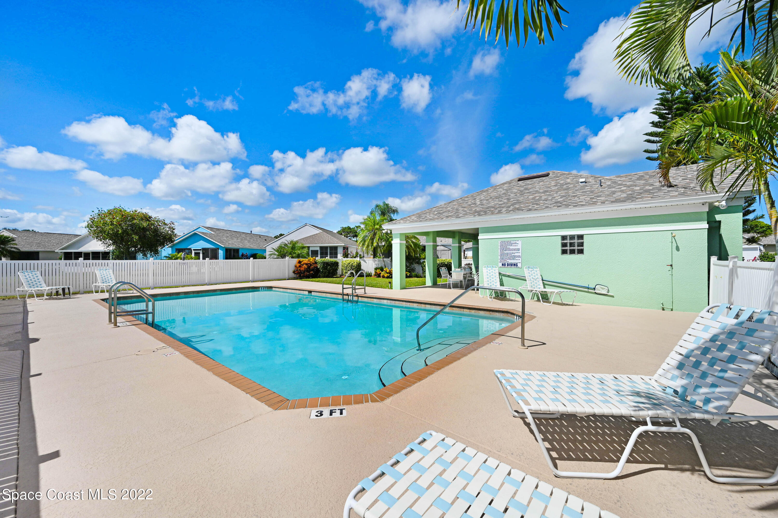 2025 Redwood Circle