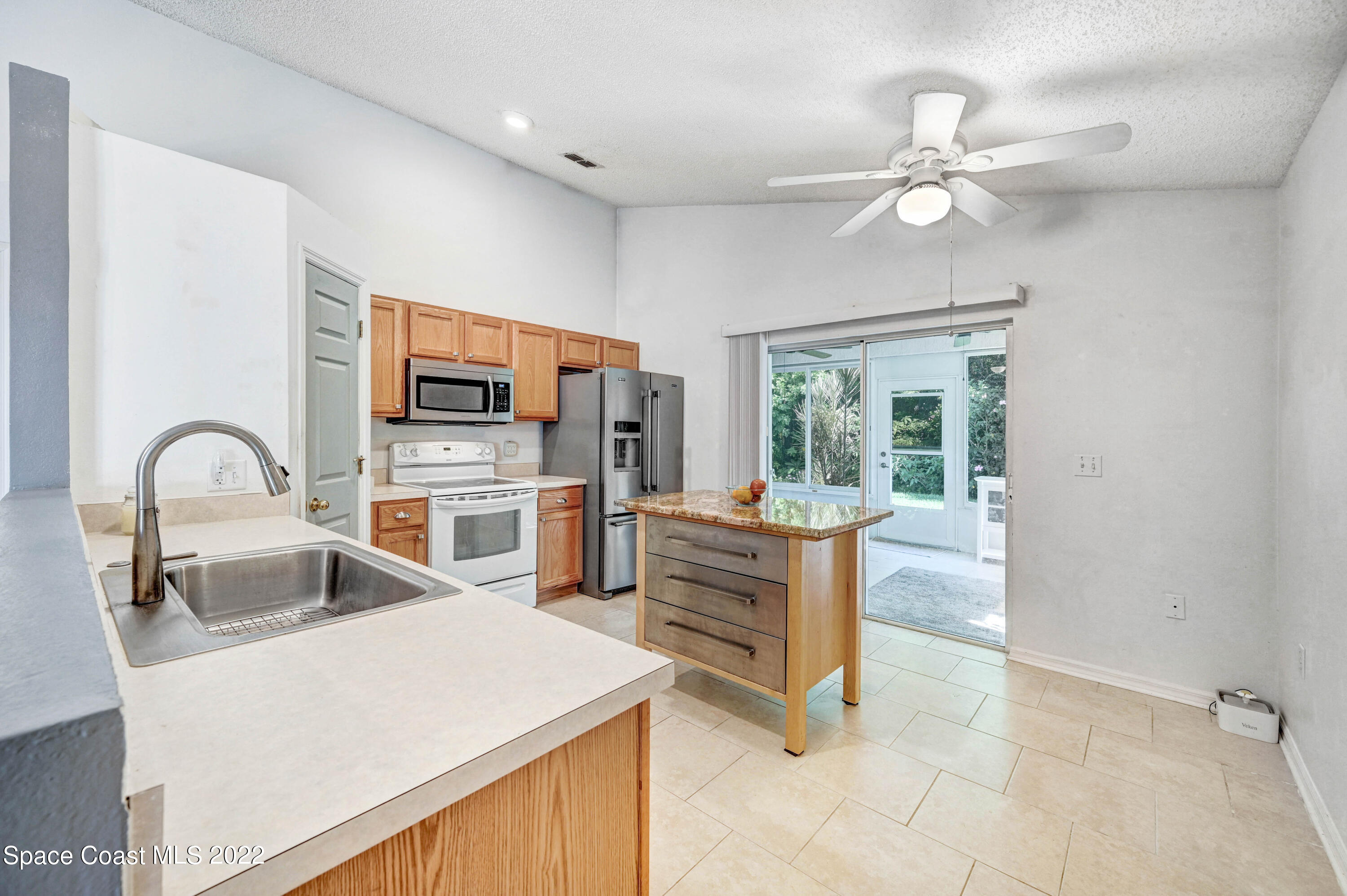 2025 Redwood Circle