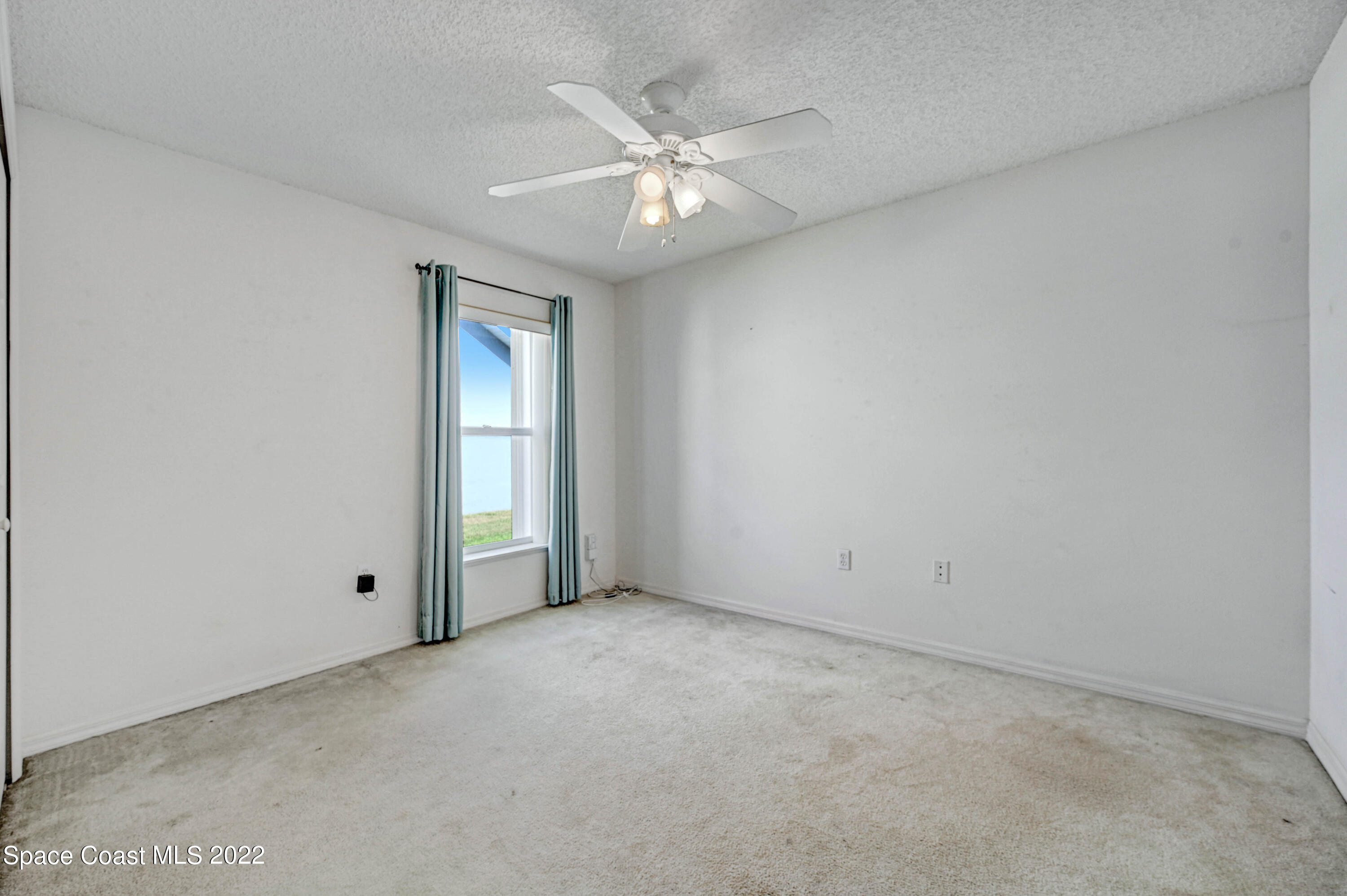 2025 Redwood Circle
