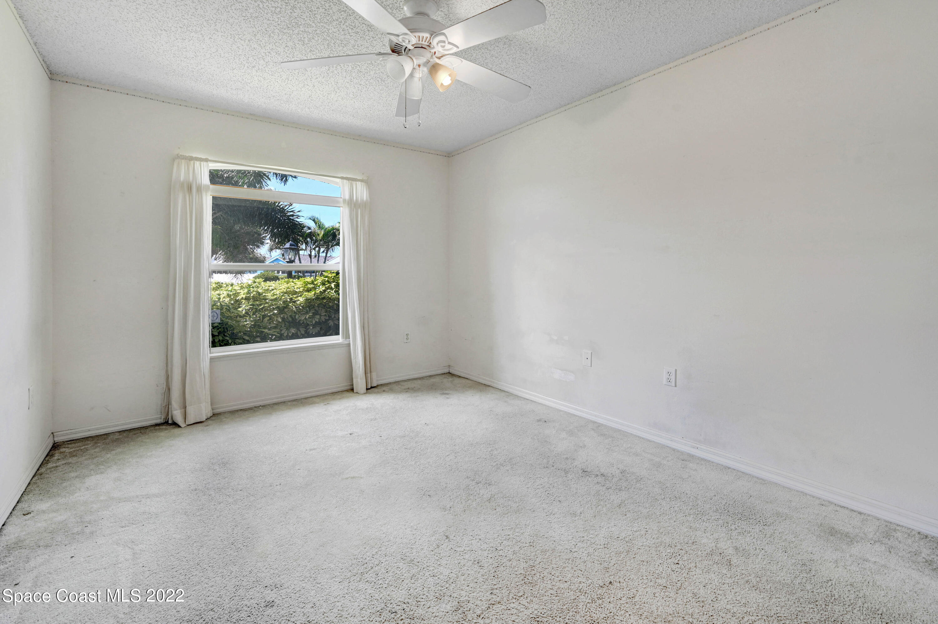 2025 Redwood Circle
