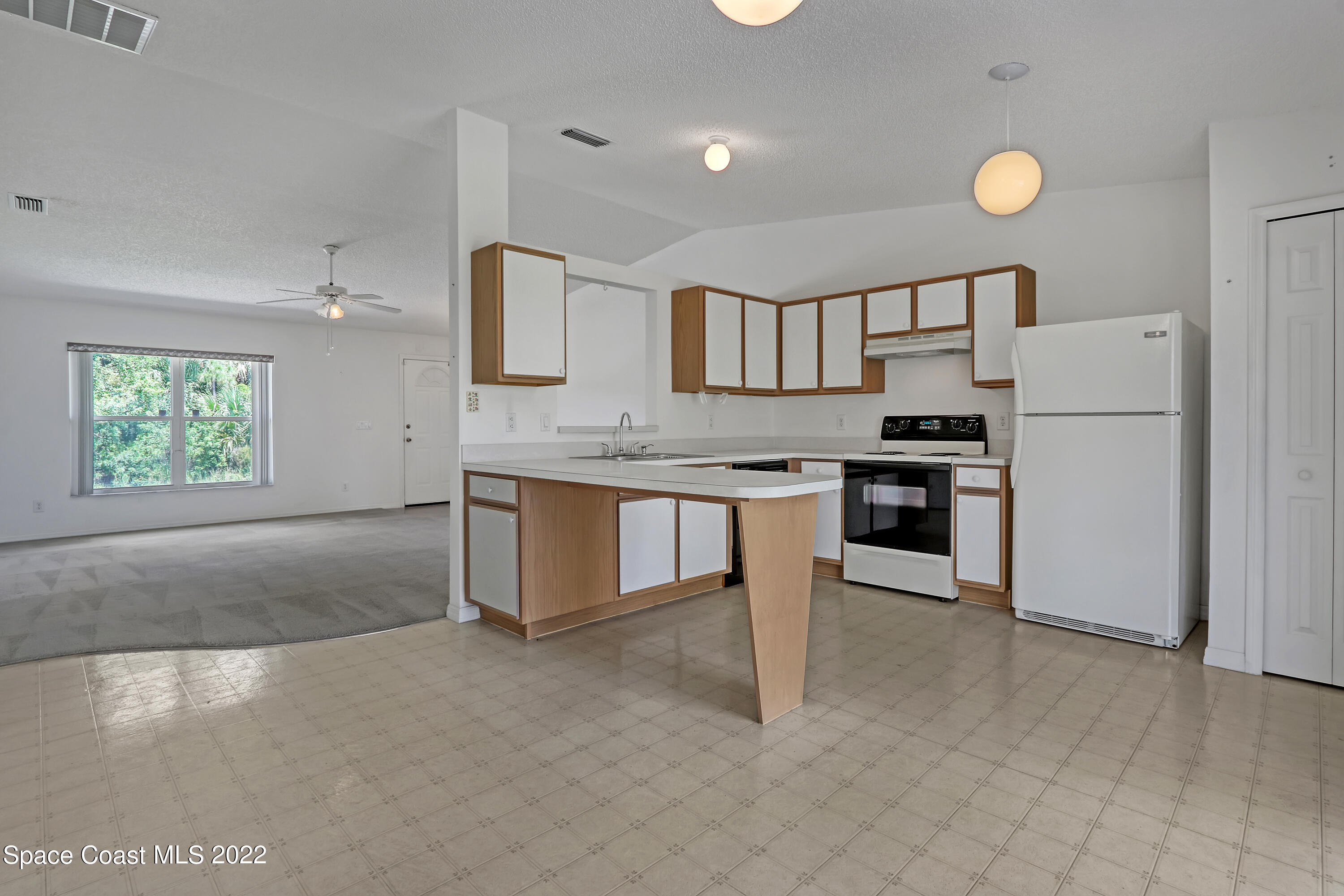 1684 Carbondale Avenue NW, 44