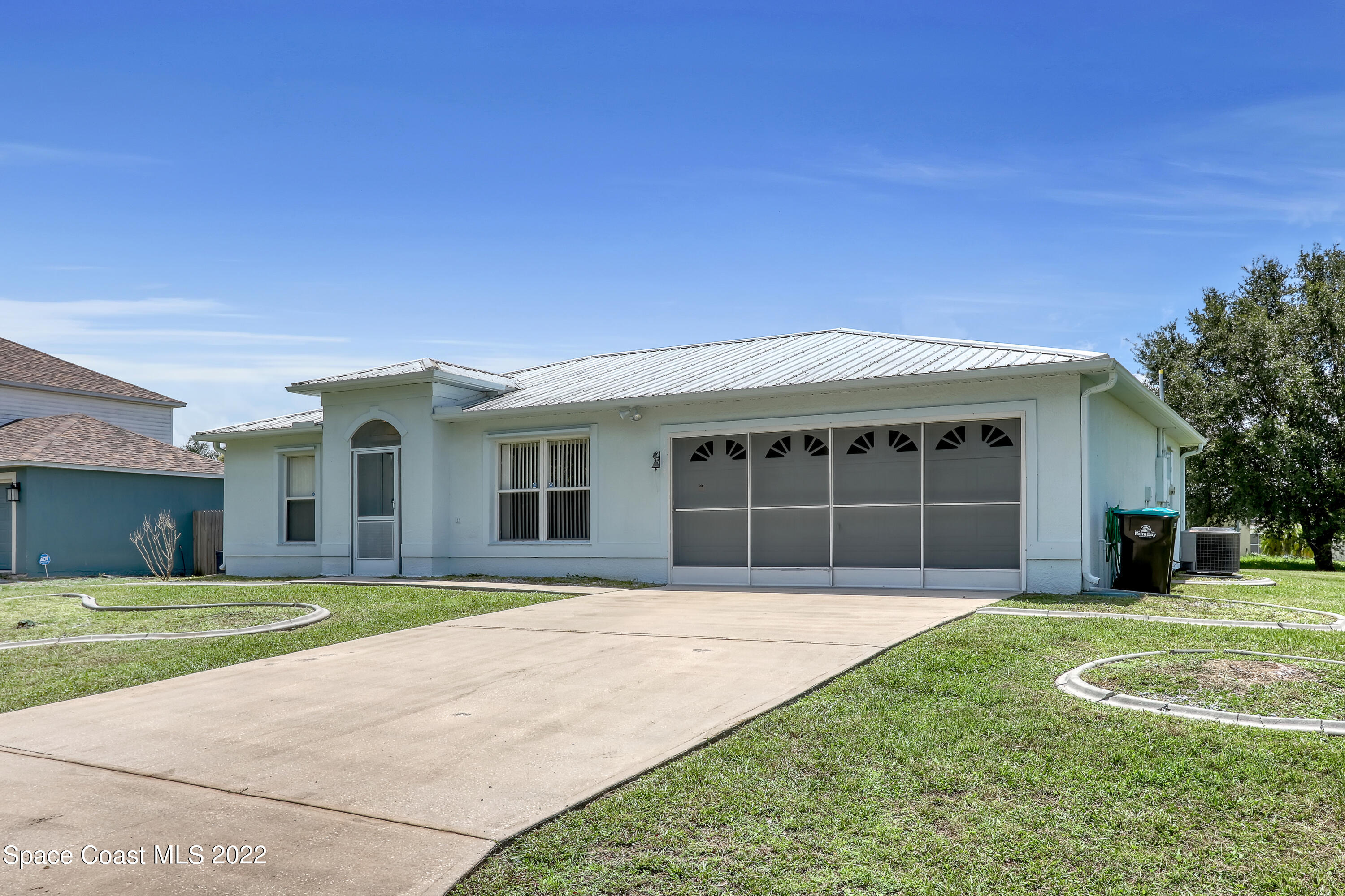 1684 Carbondale Avenue NW, 44