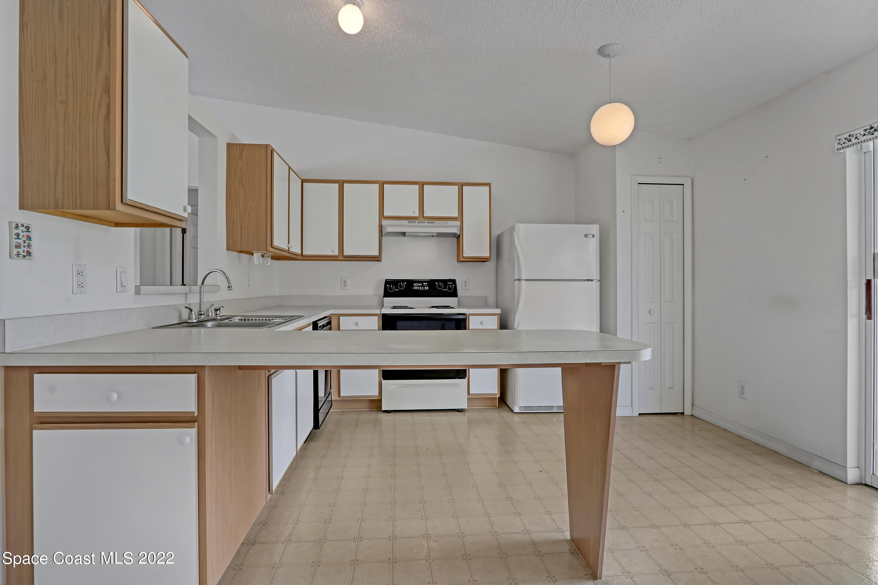 1684 Carbondale Avenue NW, 44