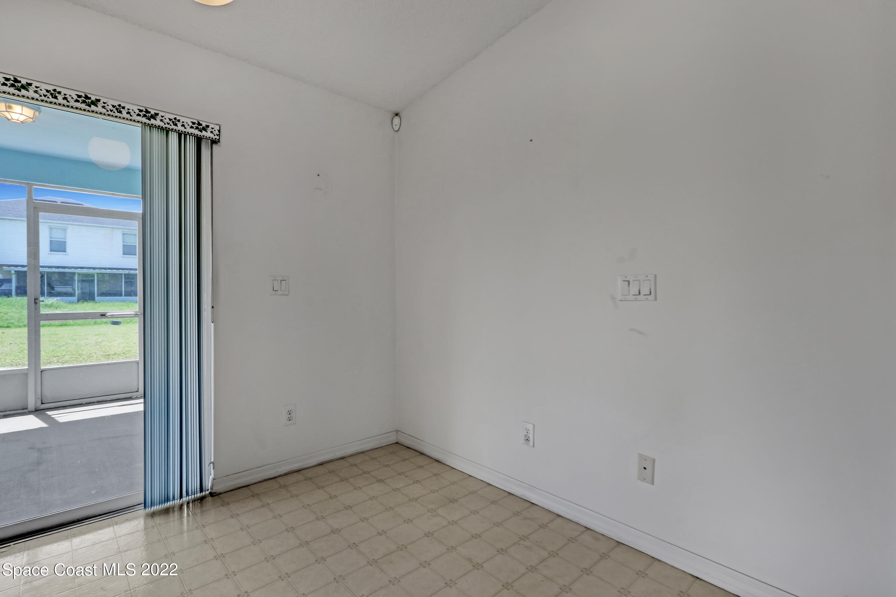 1684 Carbondale Avenue NW, 44