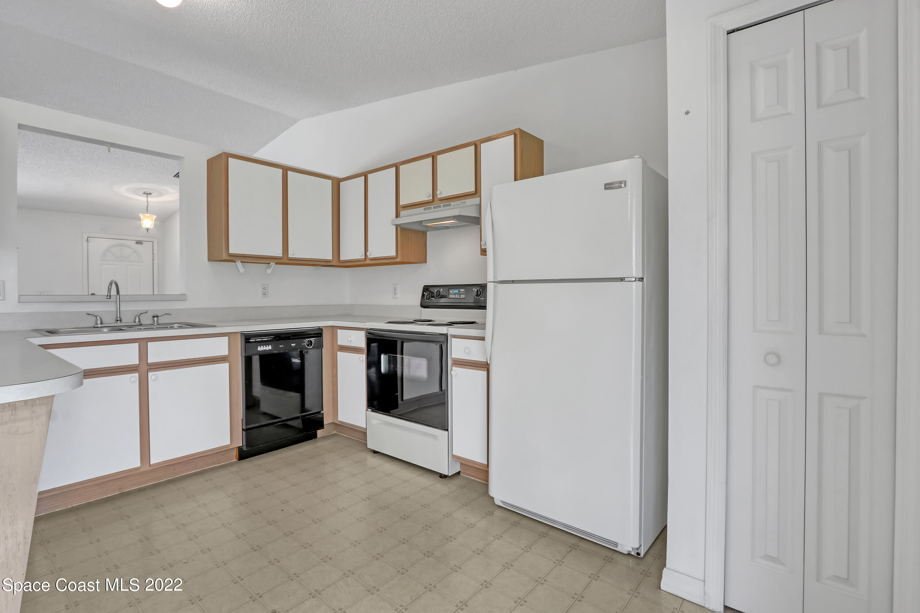 1684 Carbondale Avenue NW, 44