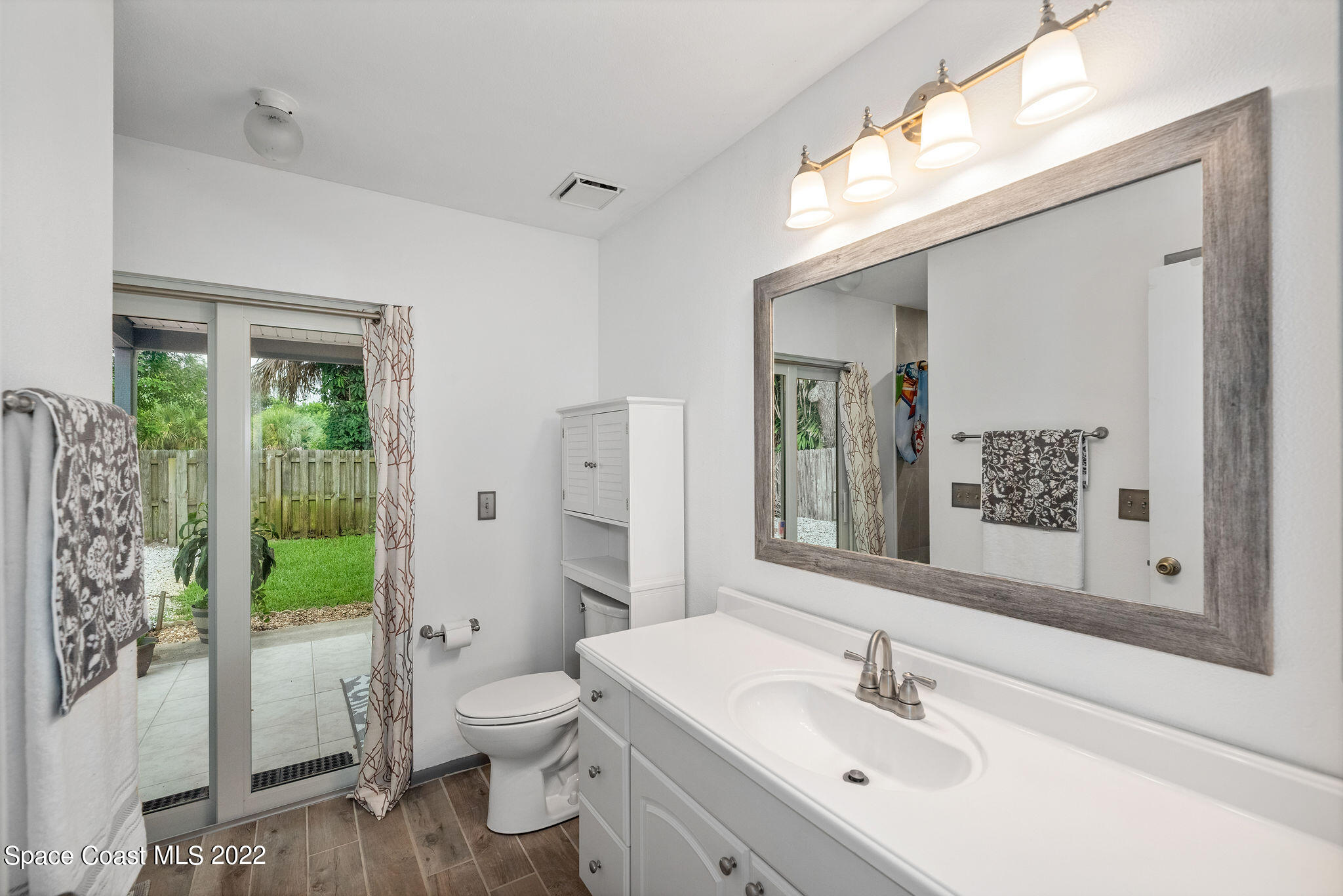 2715 Raintree Lake Circle
