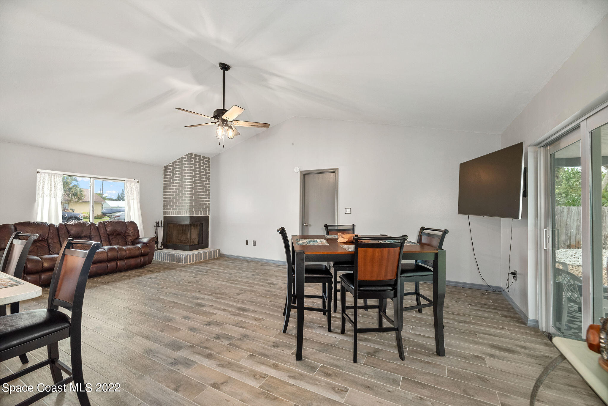 2715 Raintree Lake Circle