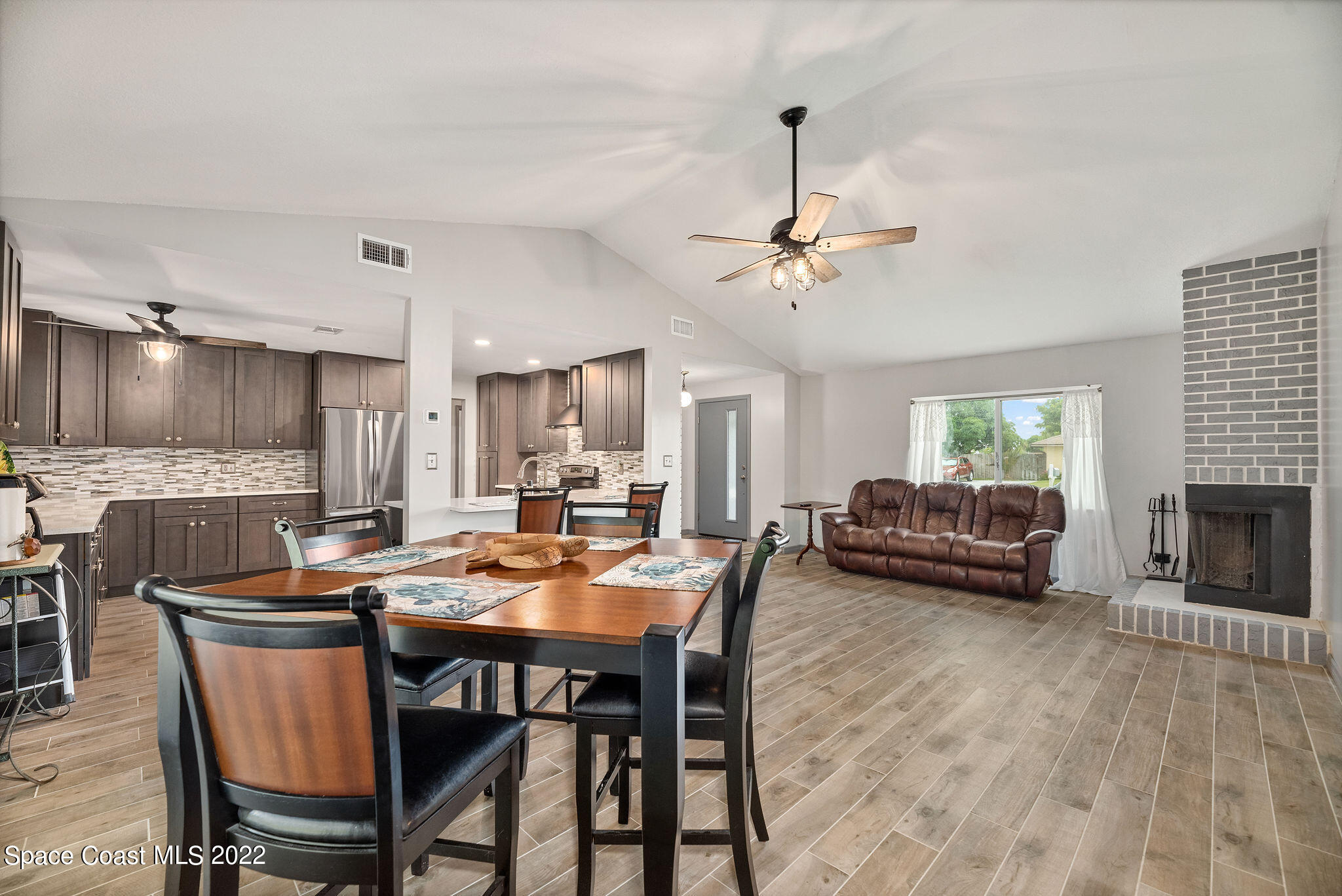 2715 Raintree Lake Circle