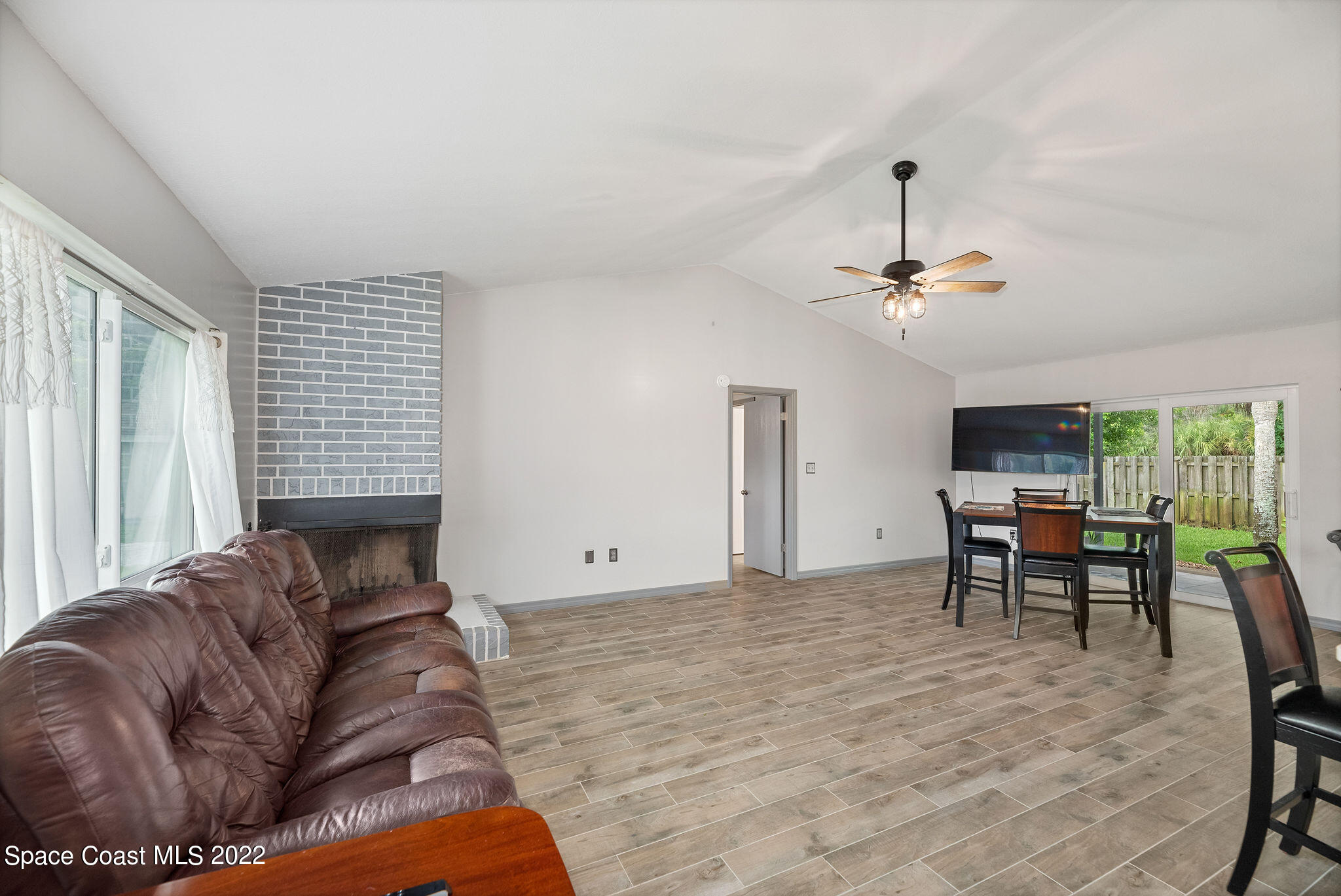 2715 Raintree Lake Circle