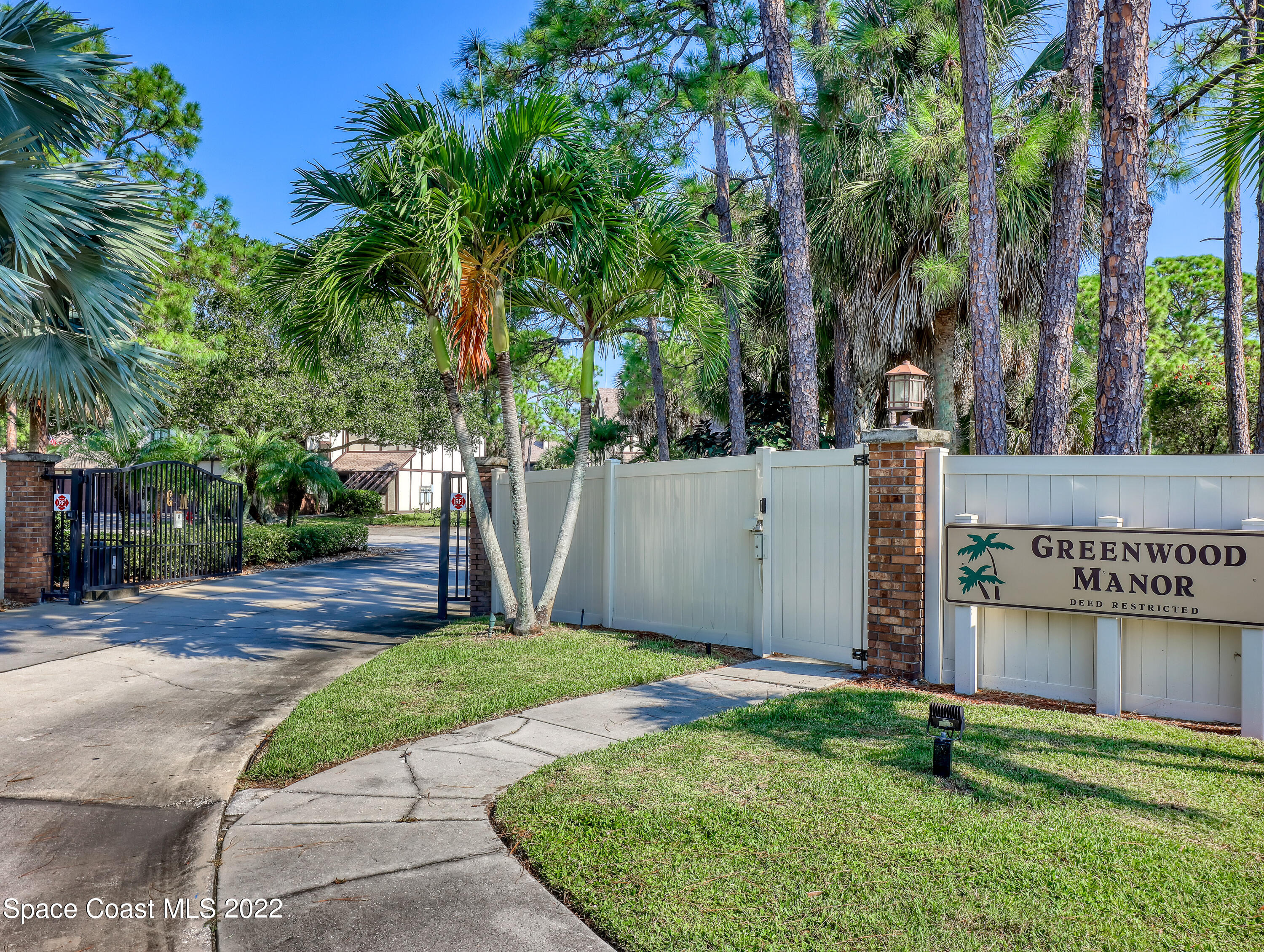 865 Greenwood Manor Circle, 5