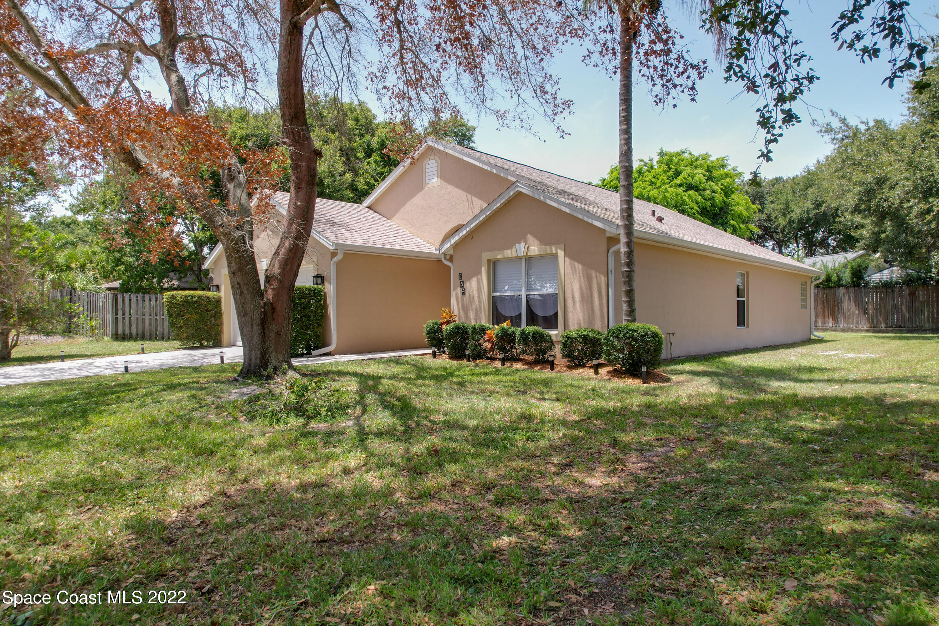 854 Belhurst Lane