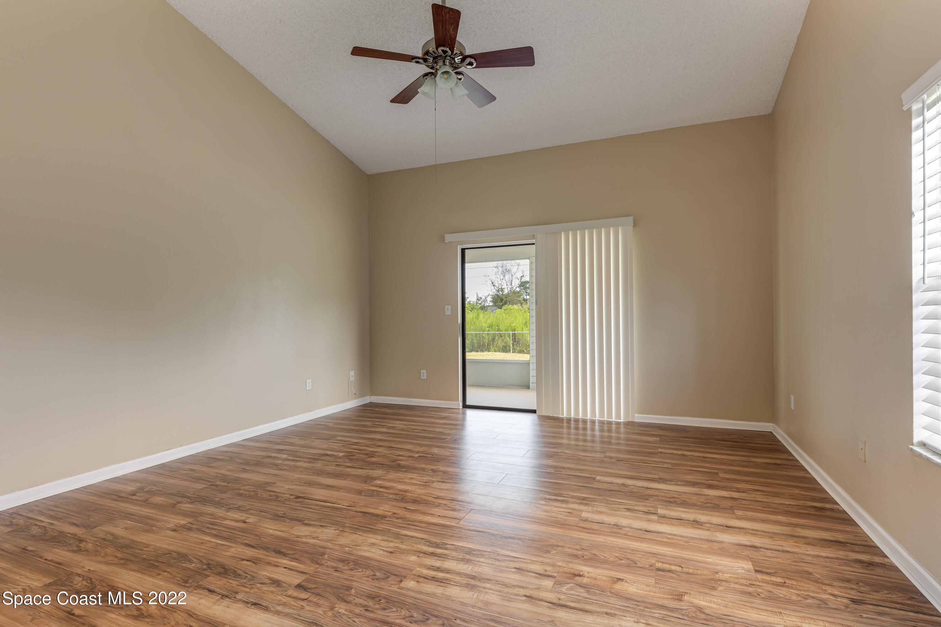 1515 Van Camp Avenue SE, 16