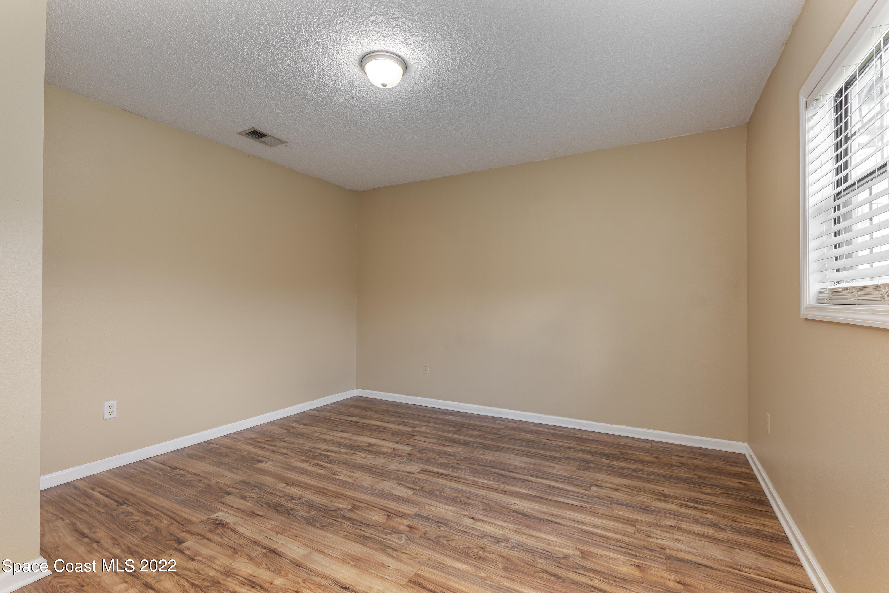 1515 Van Camp Avenue SE, 16