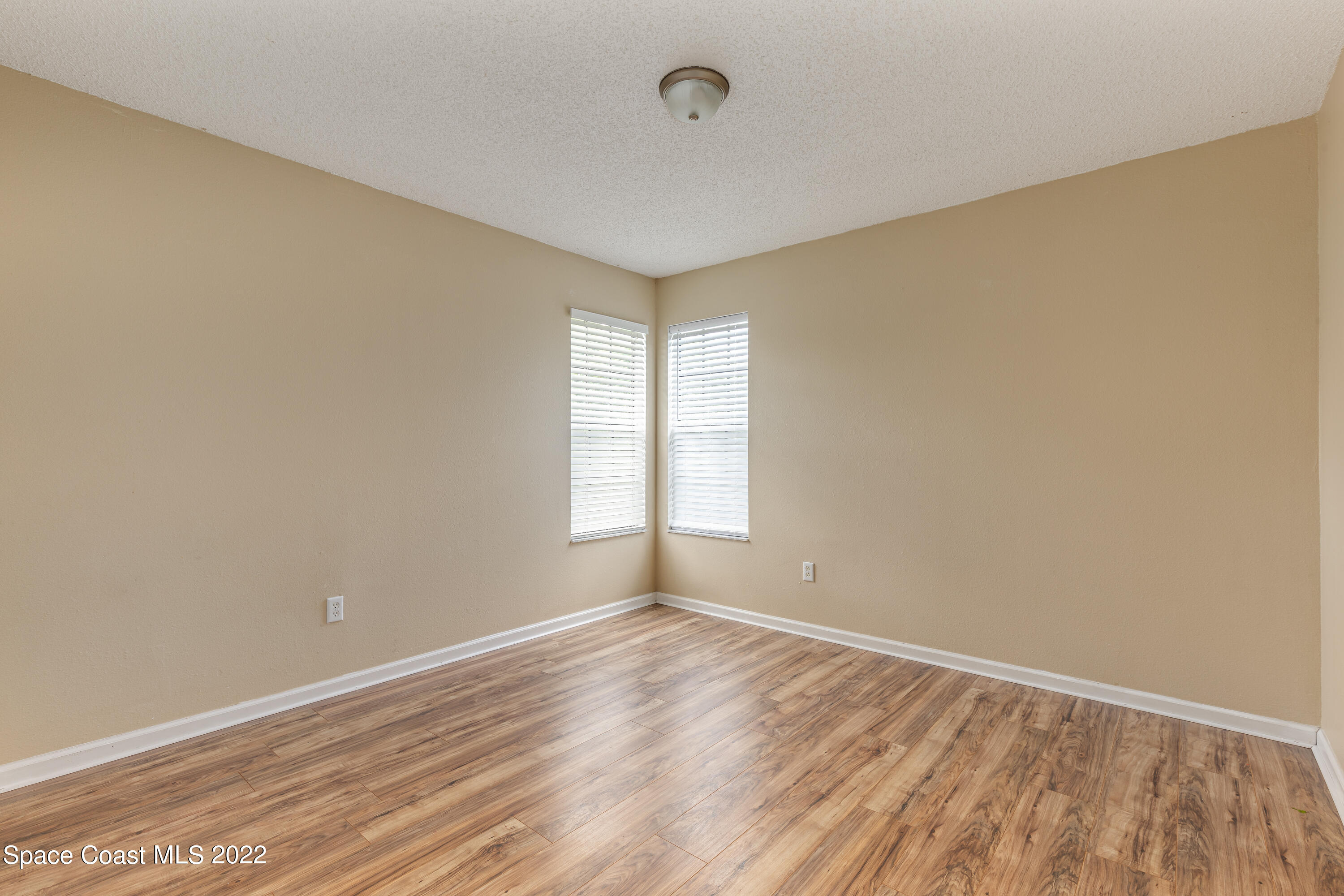 1515 Van Camp Avenue SE, 16