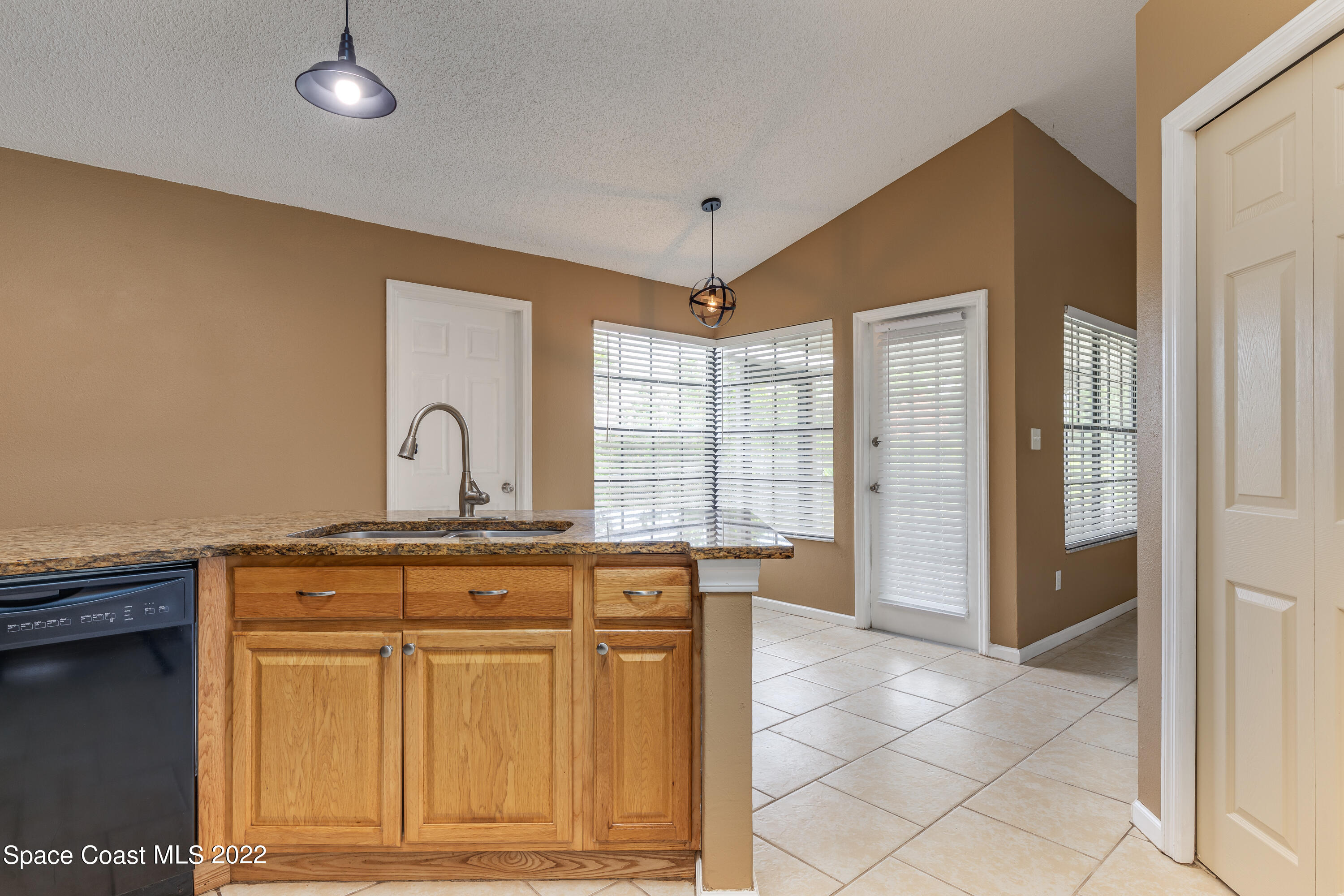 1515 Van Camp Avenue SE, 16