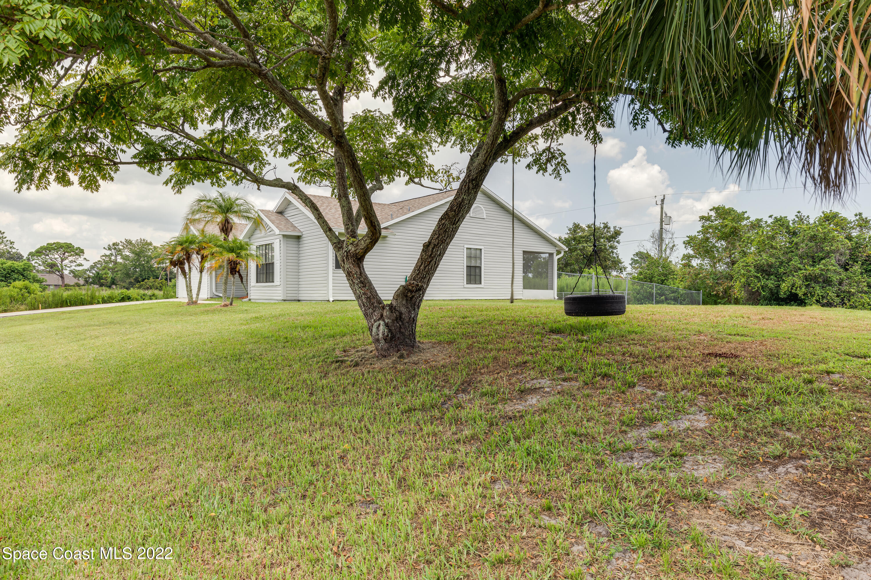 1515 Van Camp Avenue SE, 16