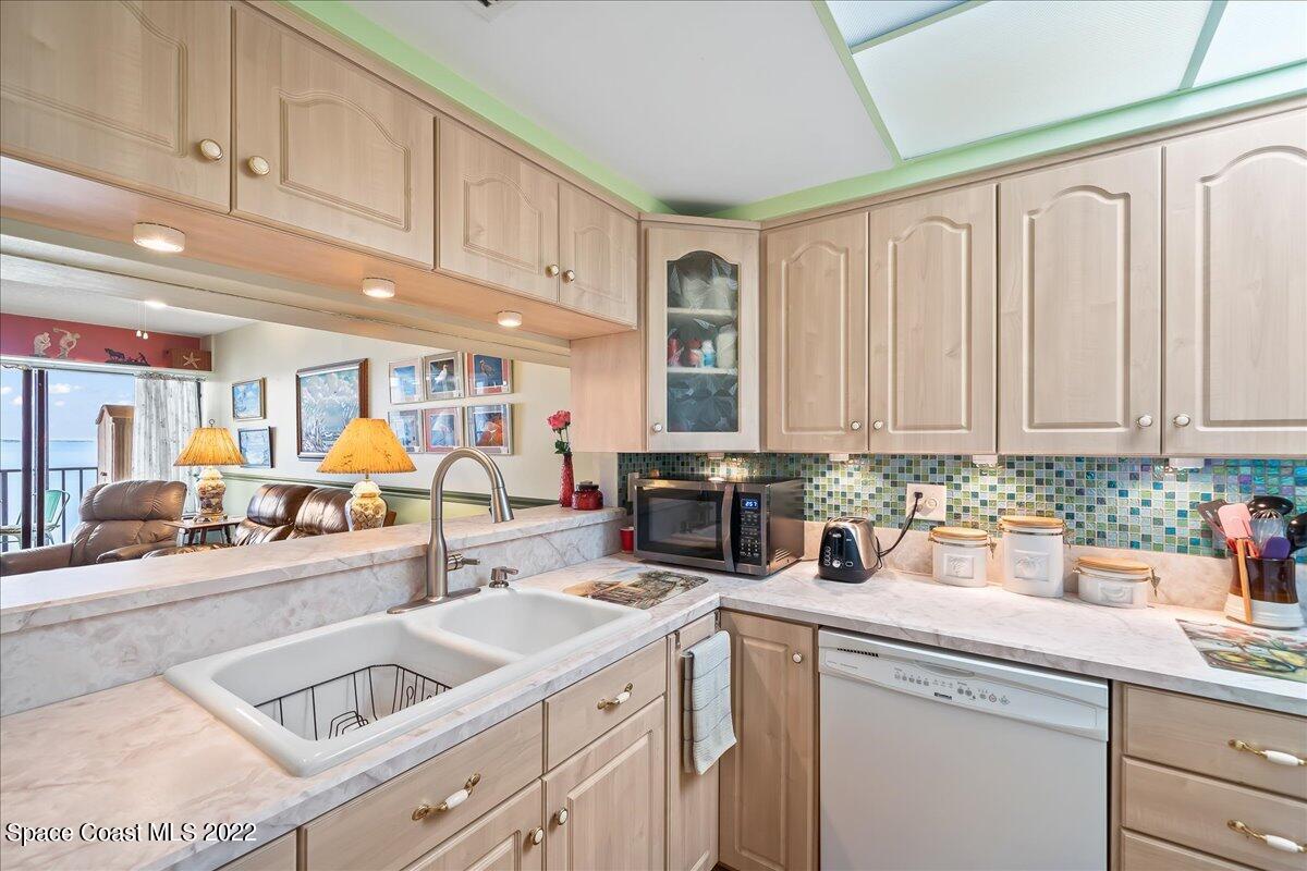 2465 S Washington Avenue, 405