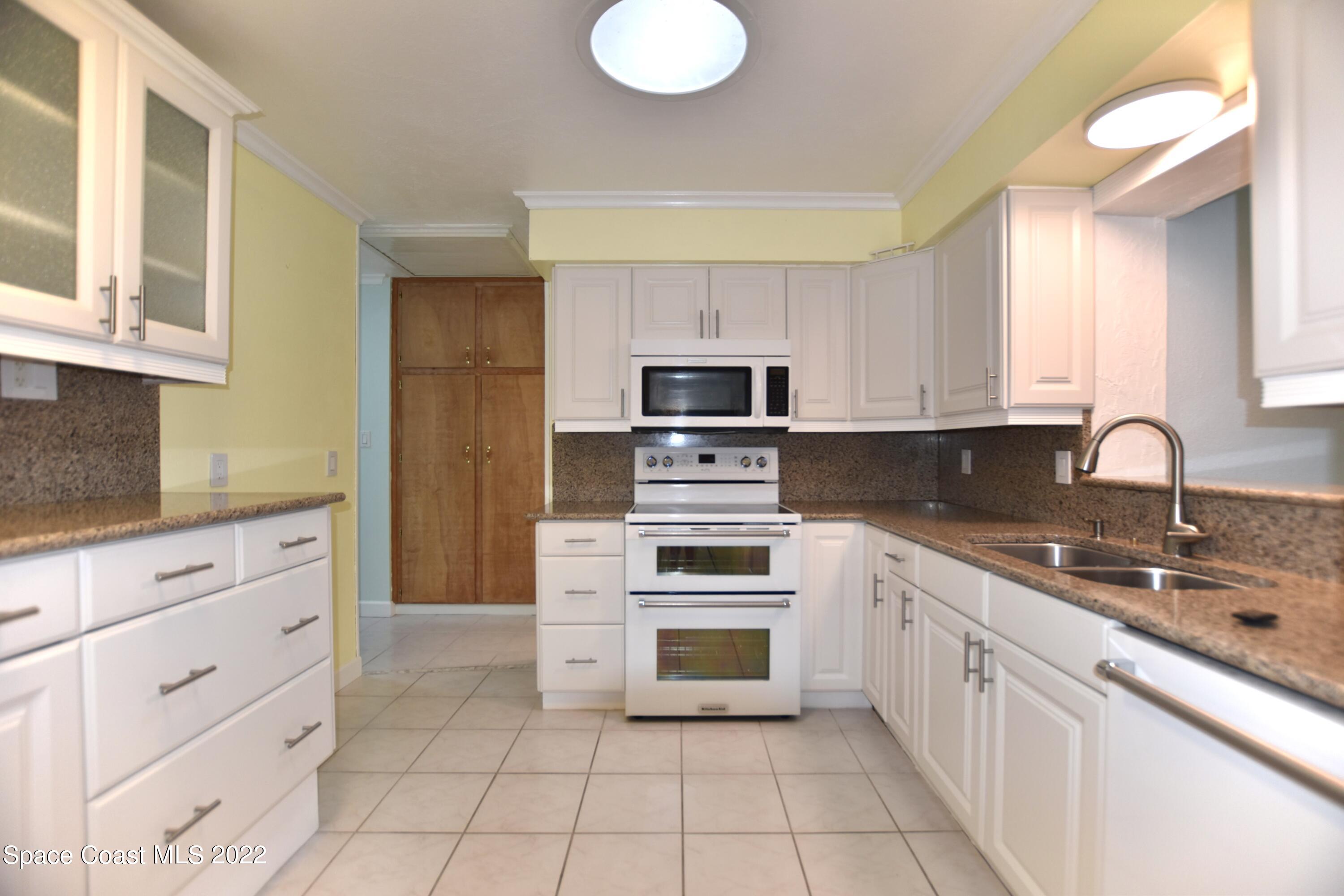 977 Kings Post Road