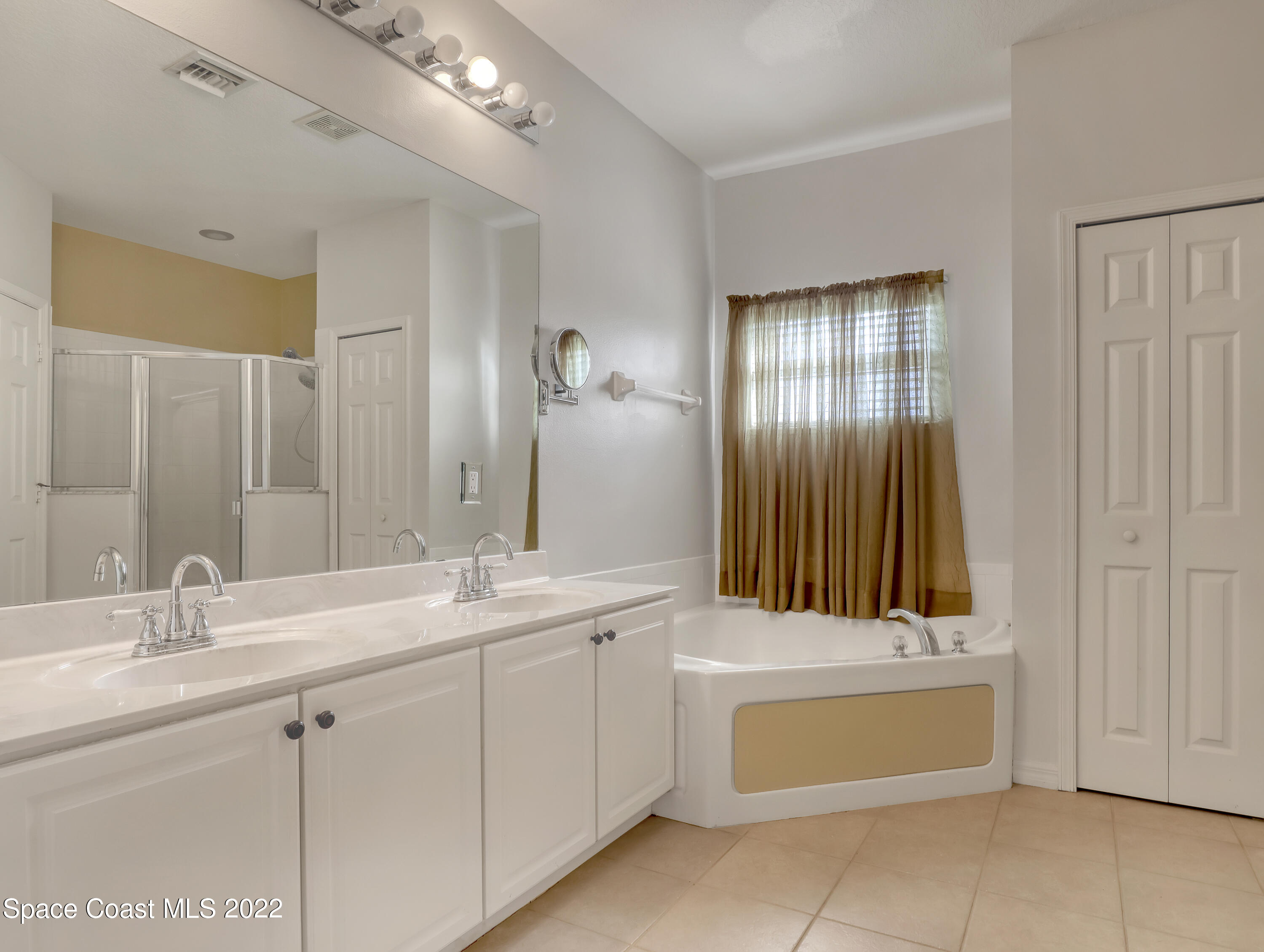 841 Tavernier Circle NE