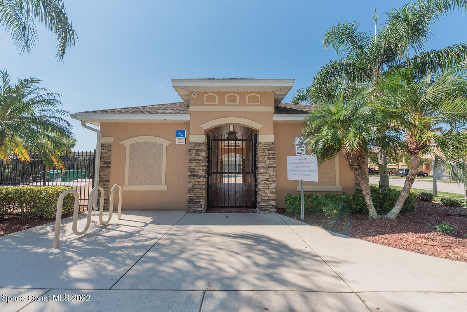 2745 Revolution Street, 106