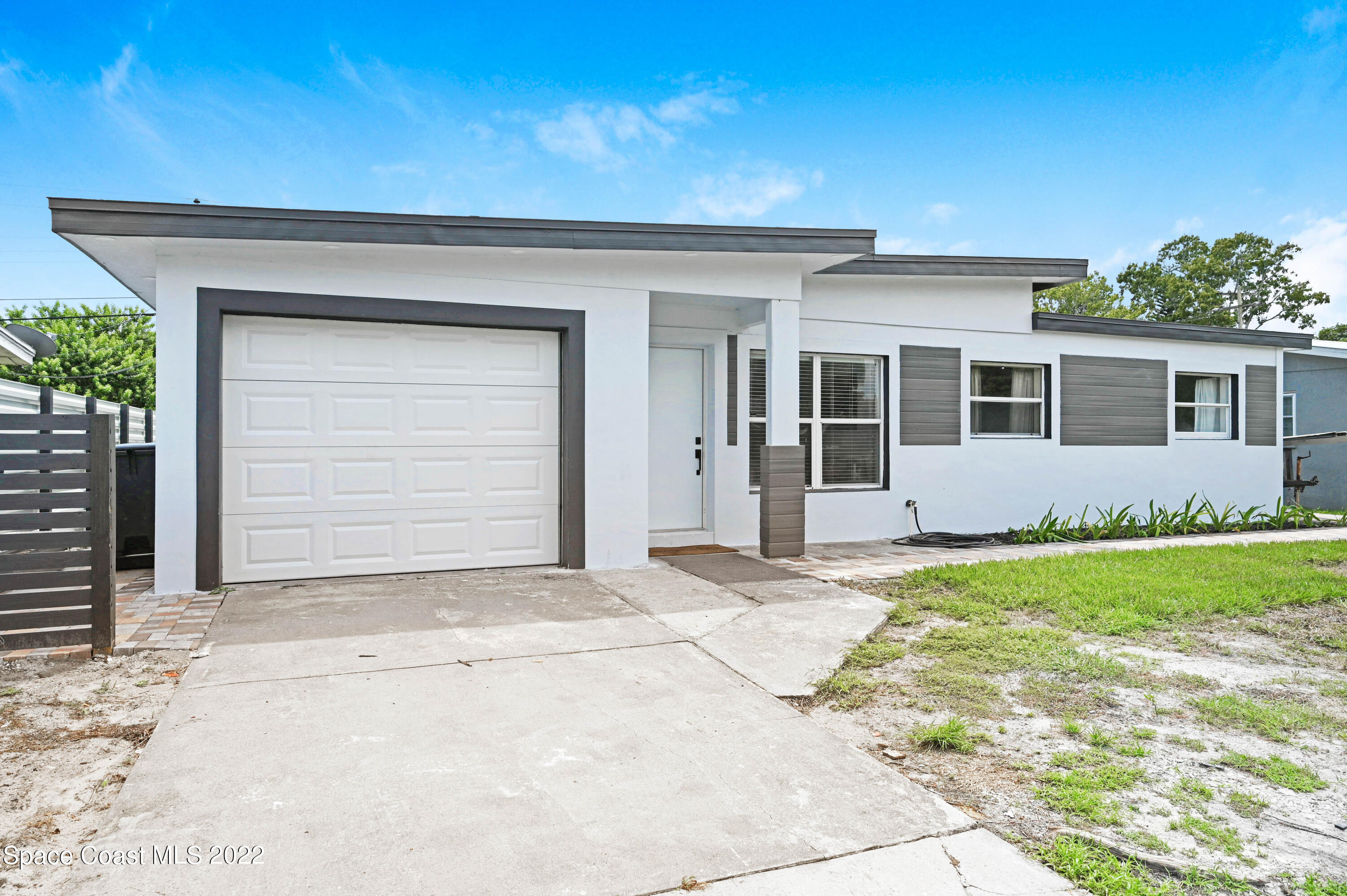 2629 Merry Lane