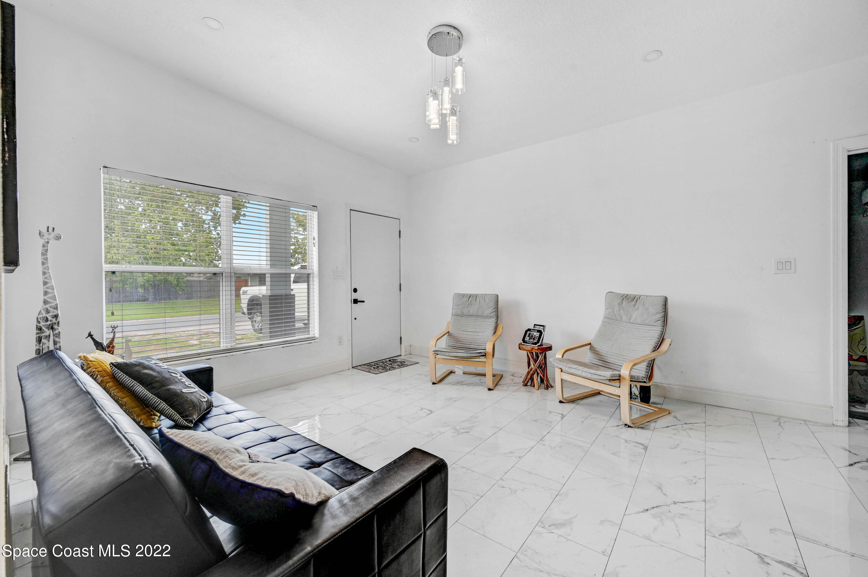 2629 Merry Lane