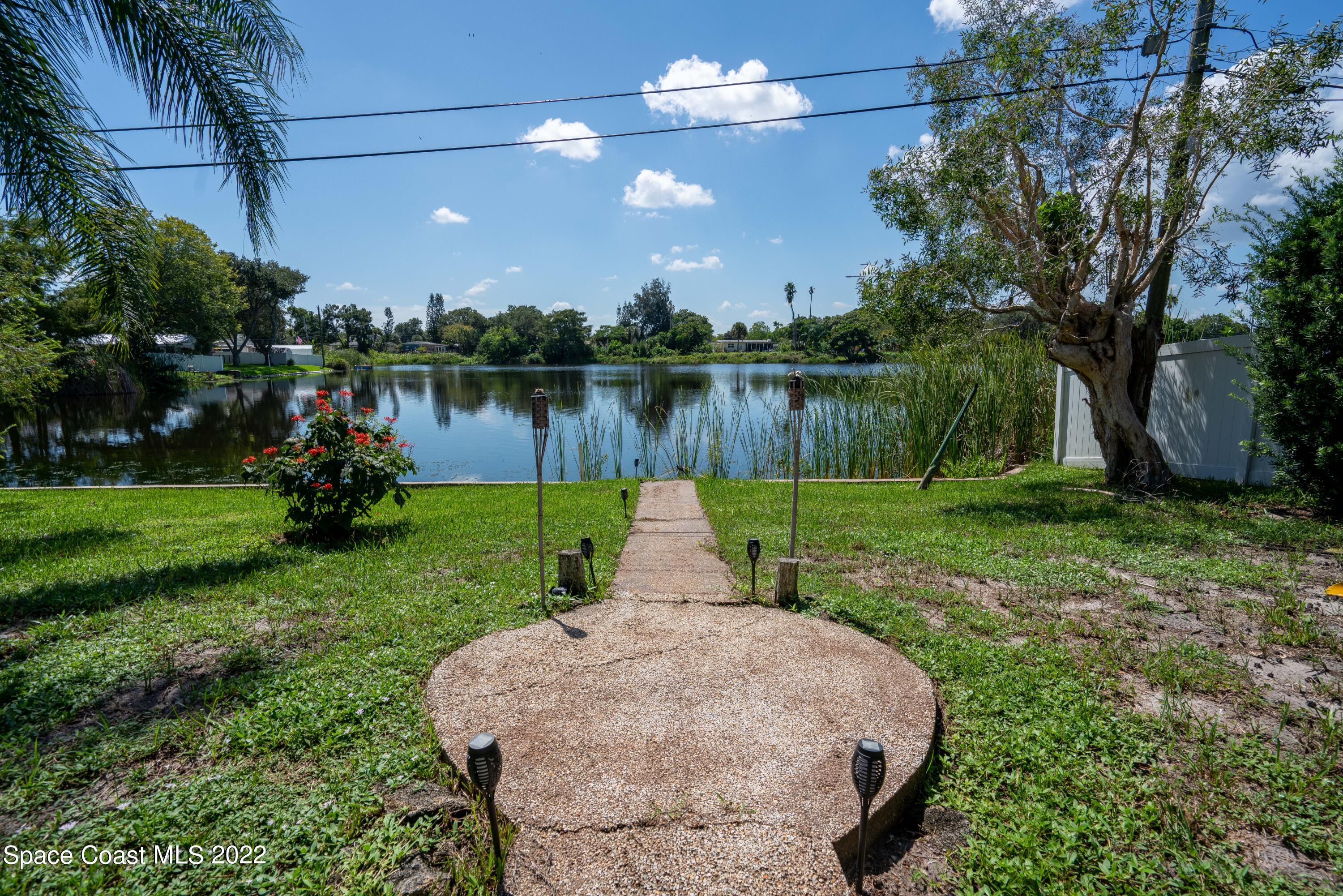 2277 Lakeview Drive