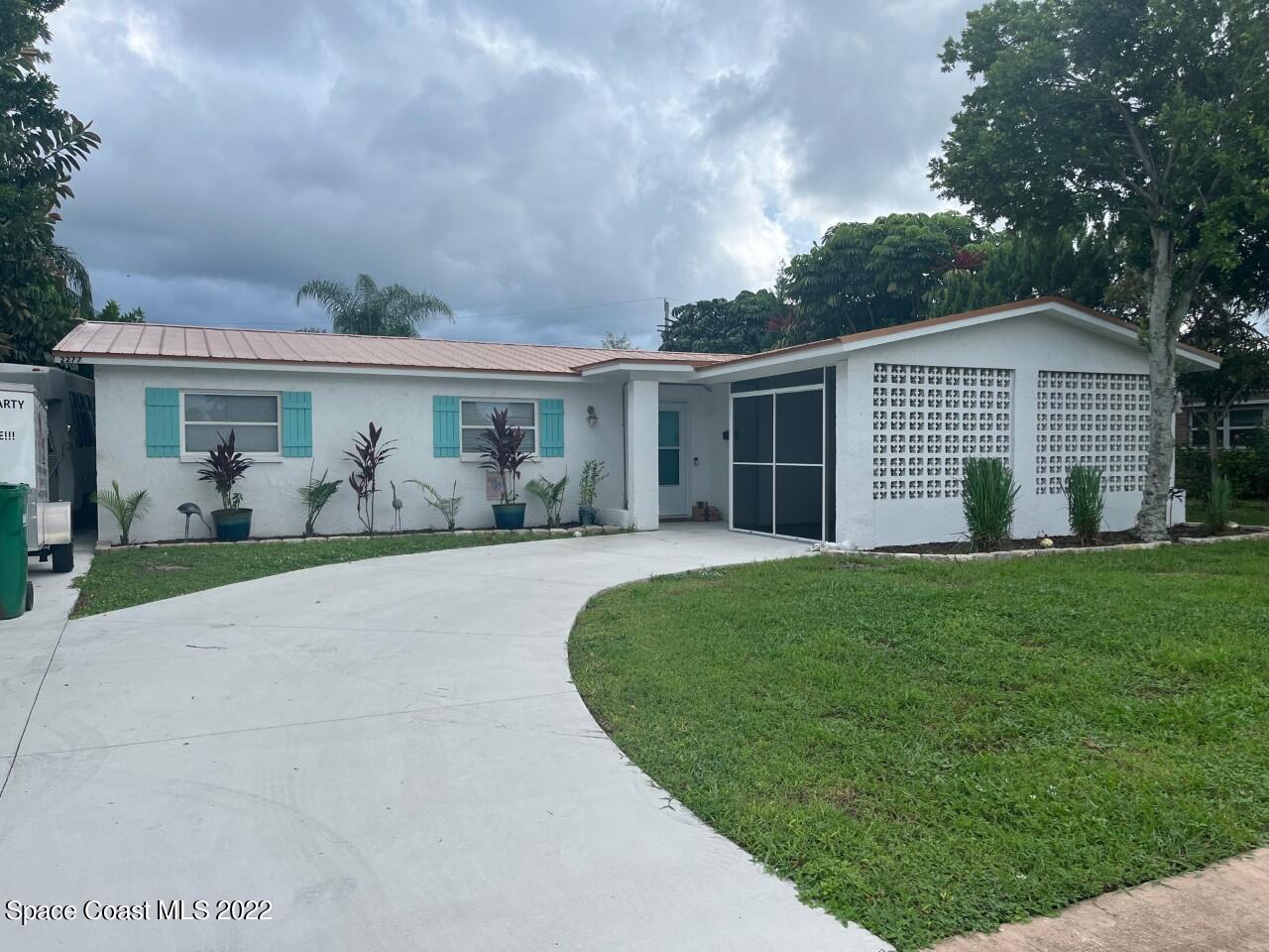2277 Lakeview Drive