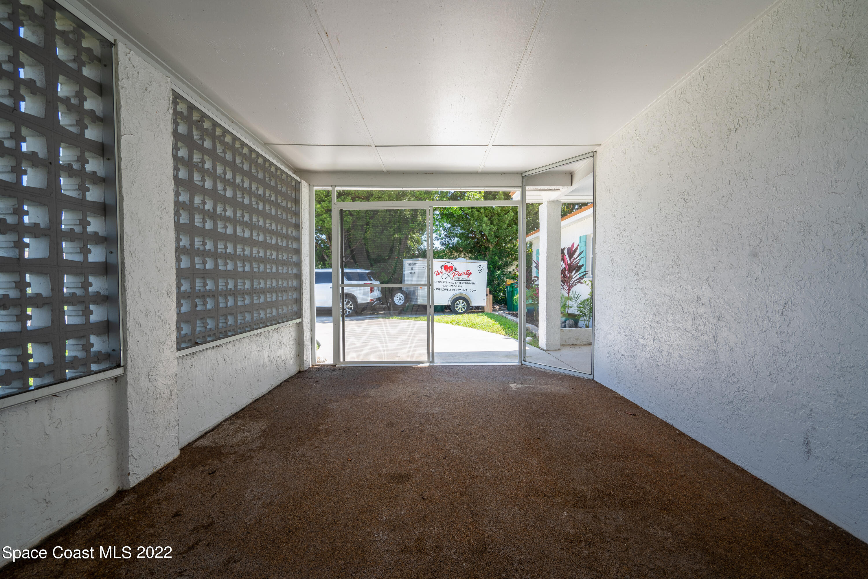 2277 Lakeview Drive
