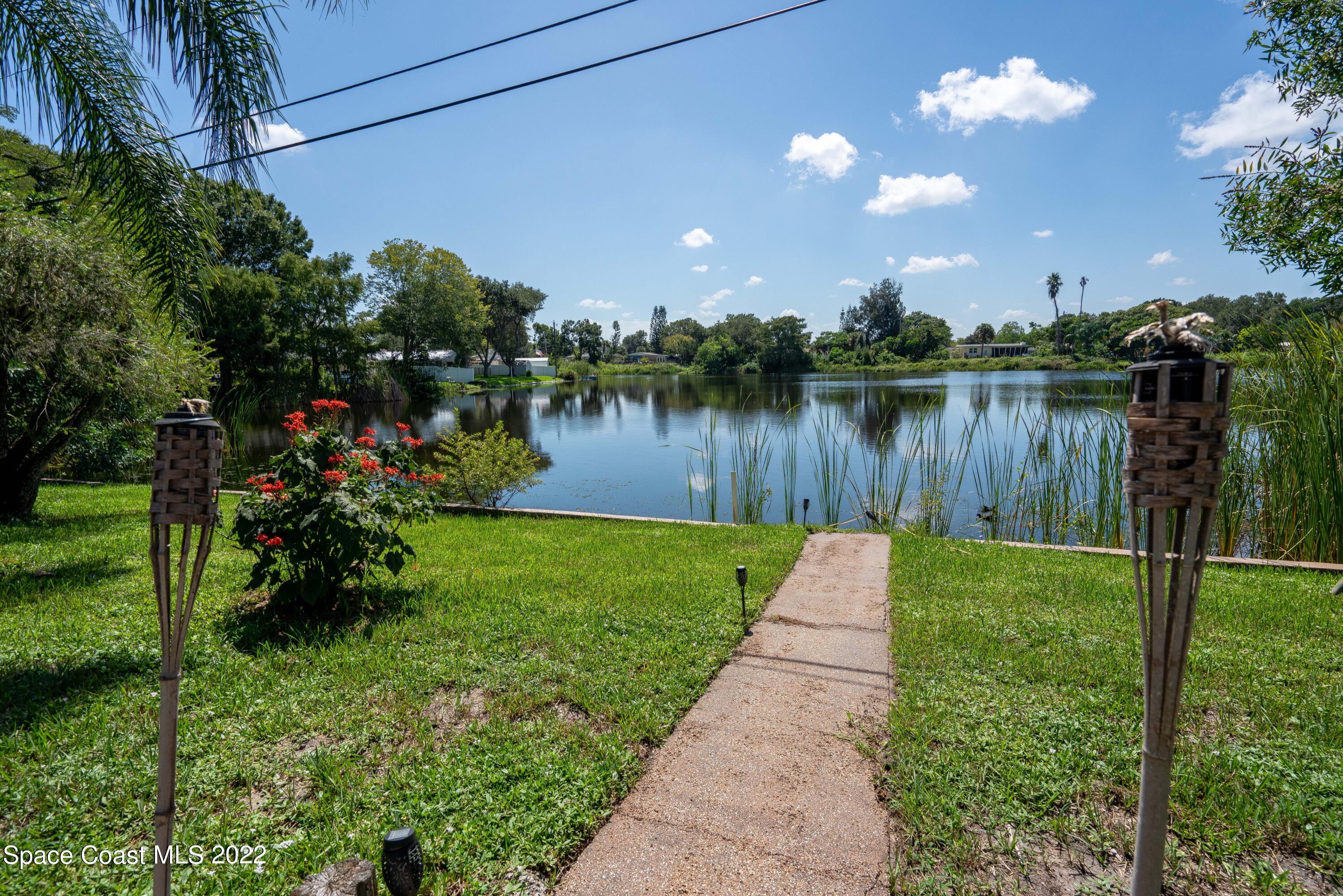 2277 Lakeview Drive