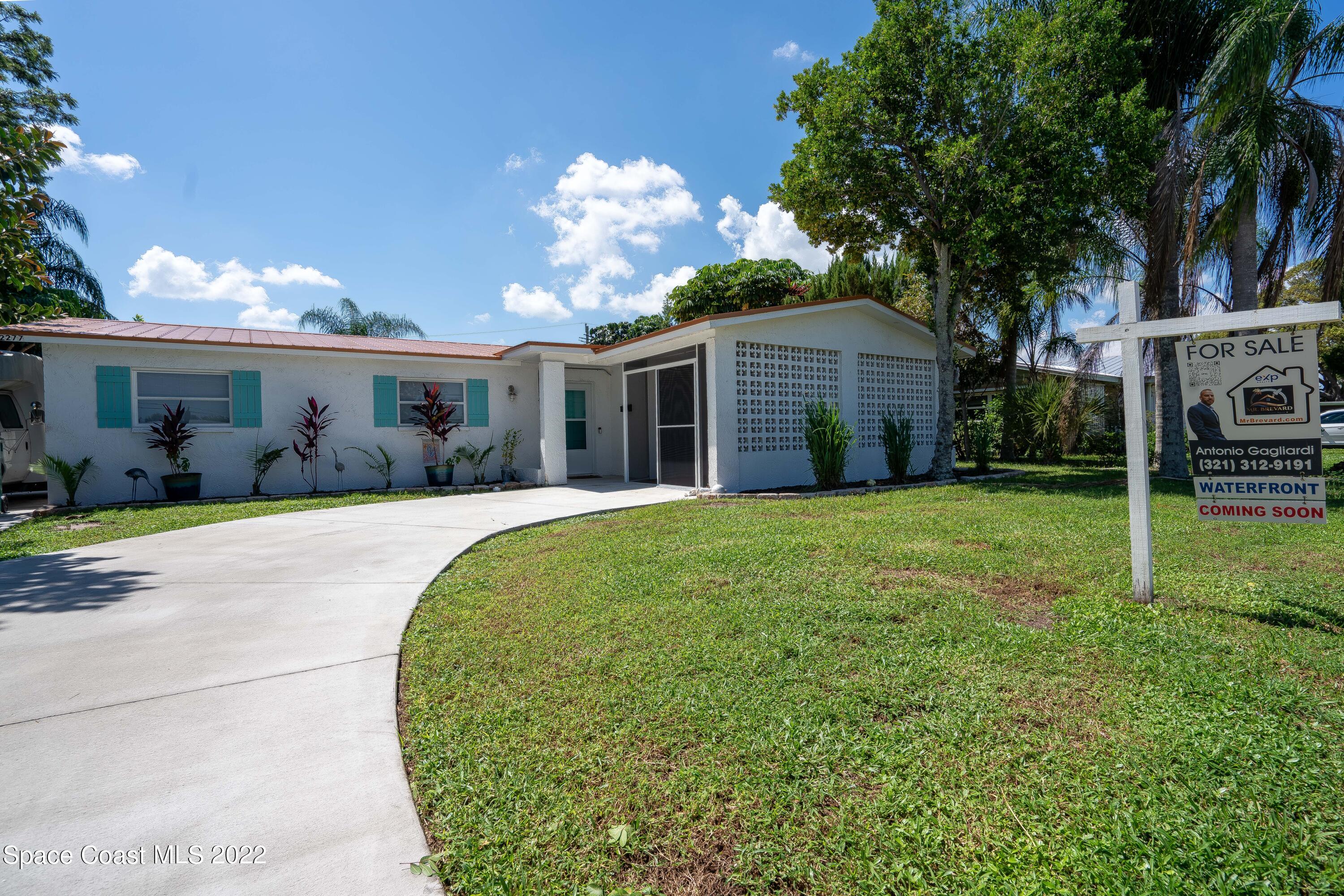 2277 Lakeview Drive