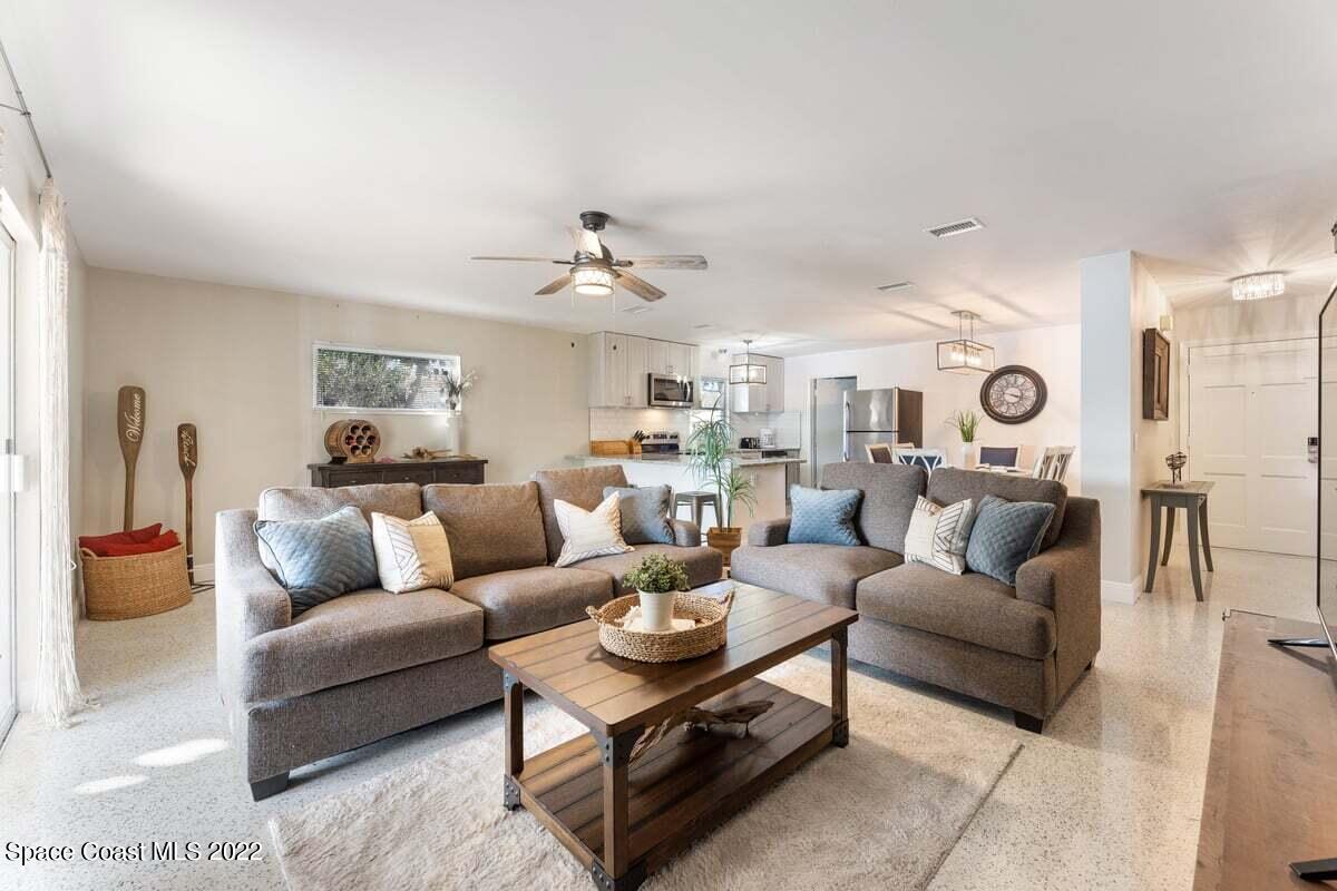2277 Lakeview Drive