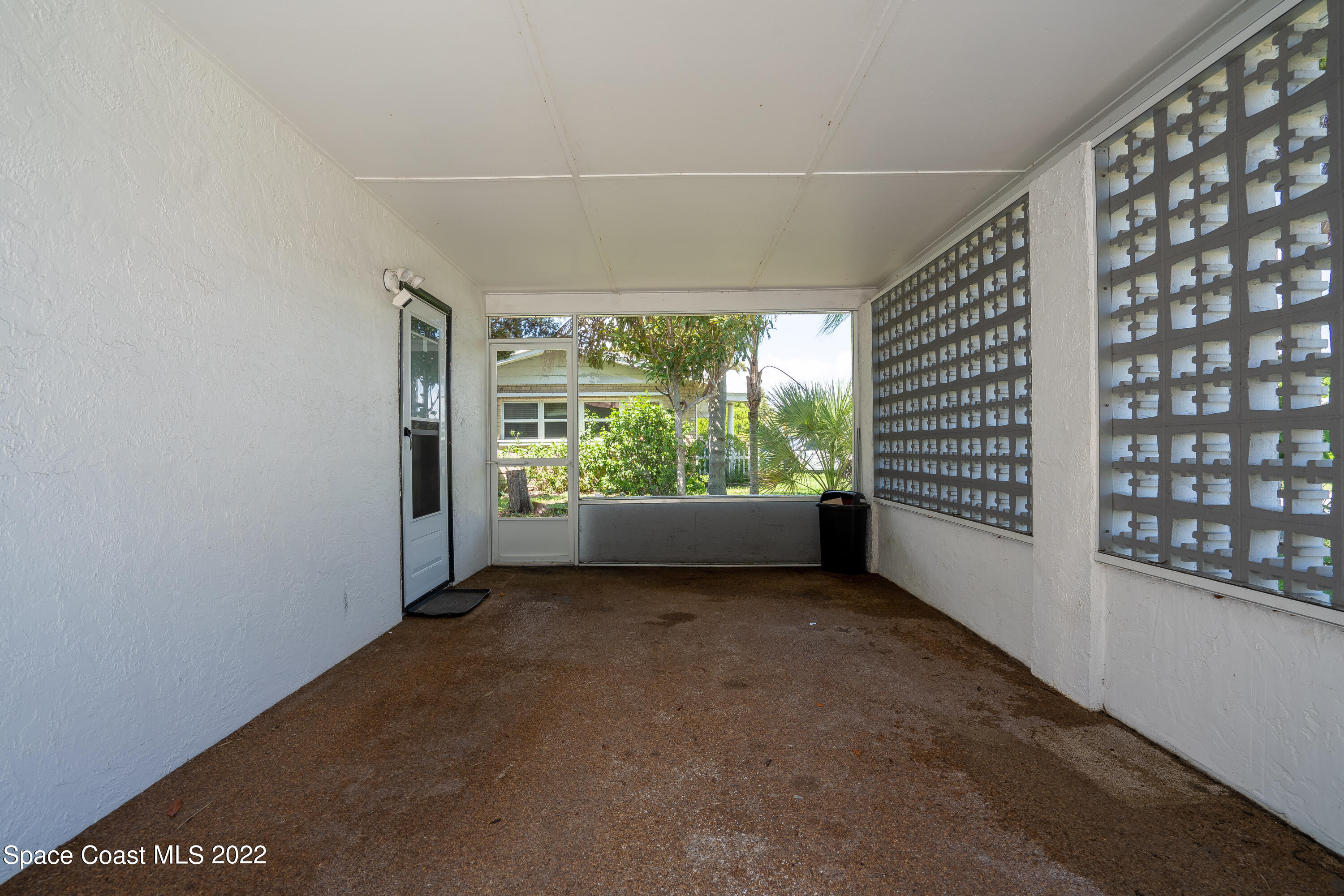 2277 Lakeview Drive