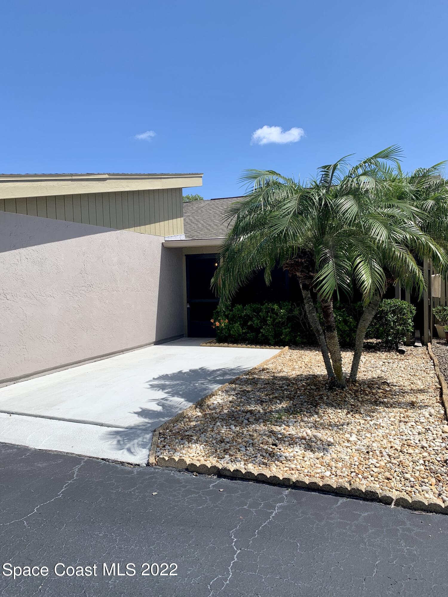1712 Club Gardens Drive NE
