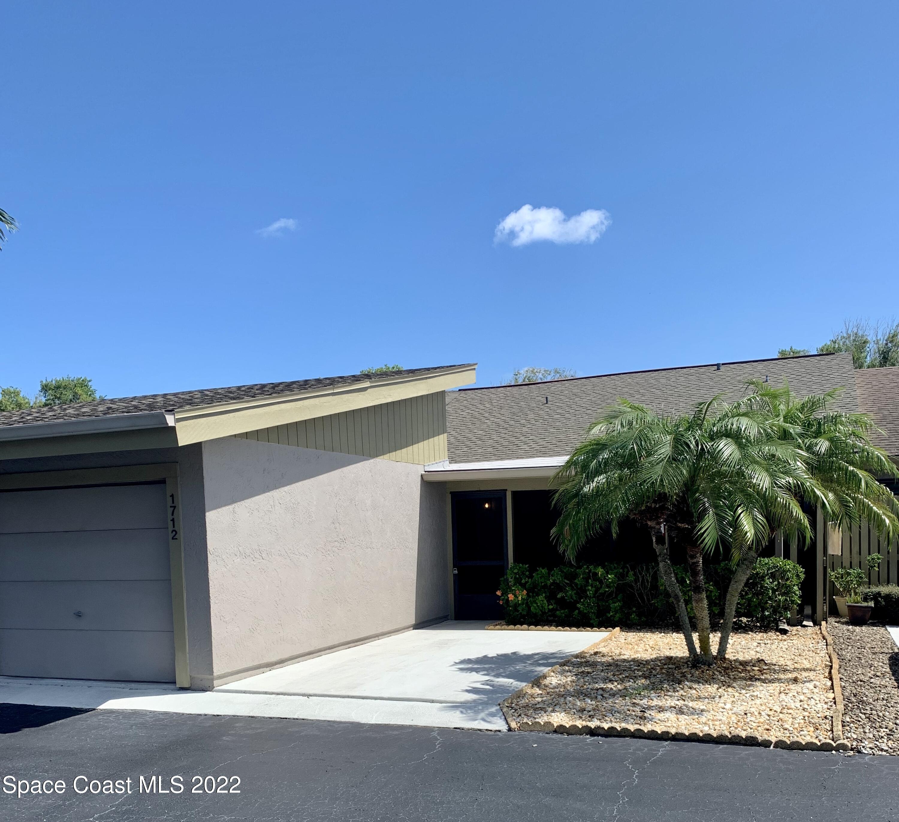 1712 Club Gardens Drive NE