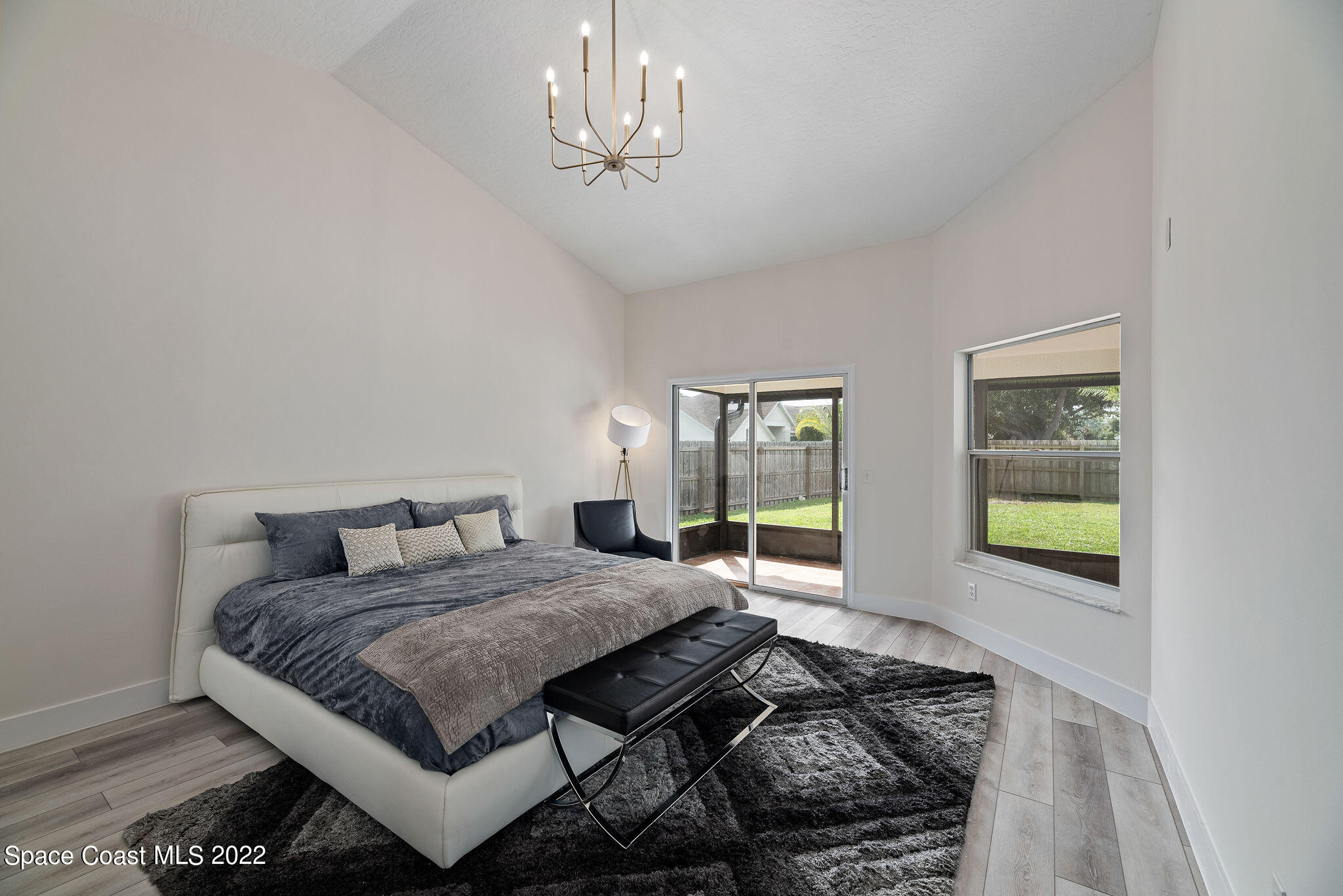 960 Falls Trail