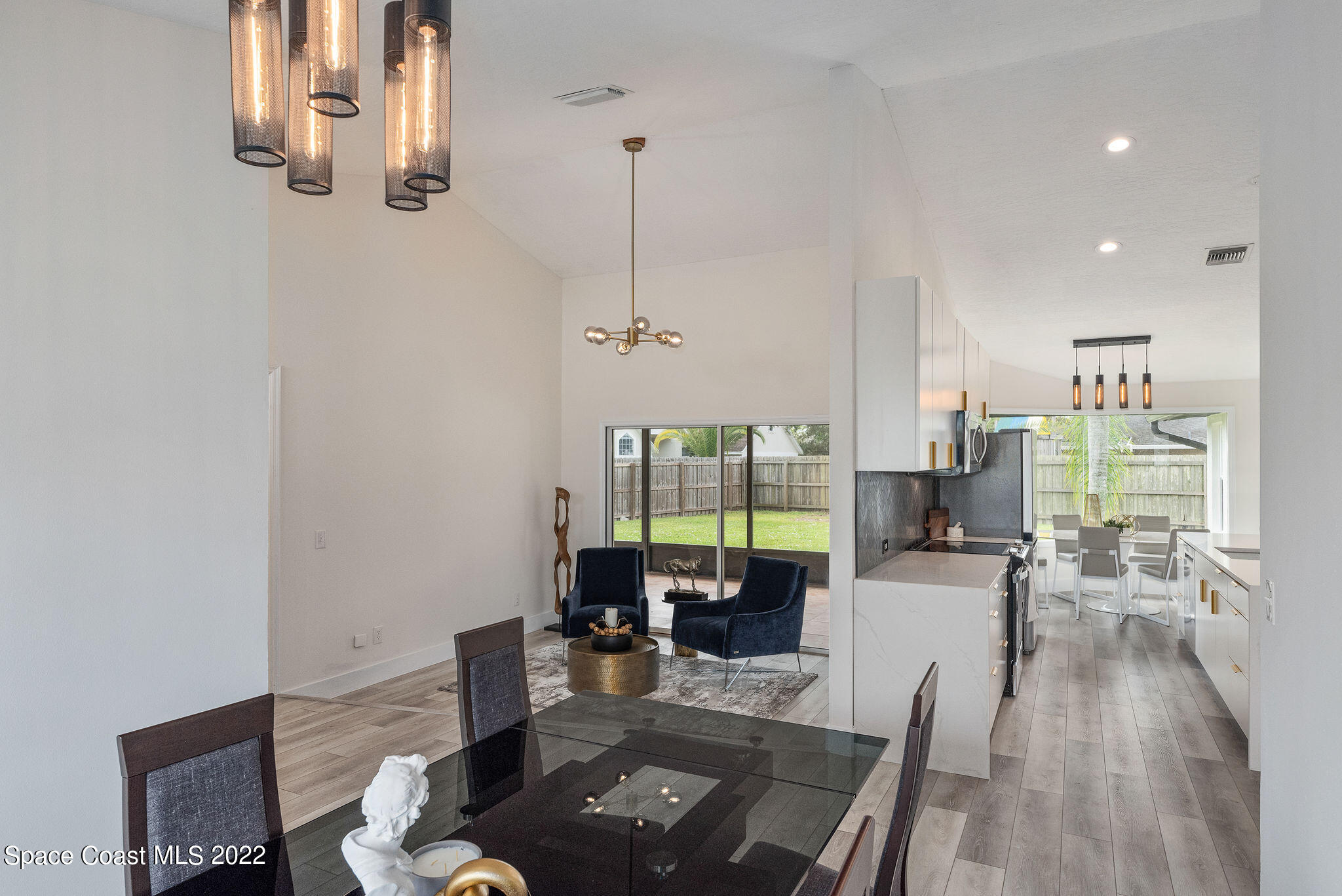 960 Falls Trail