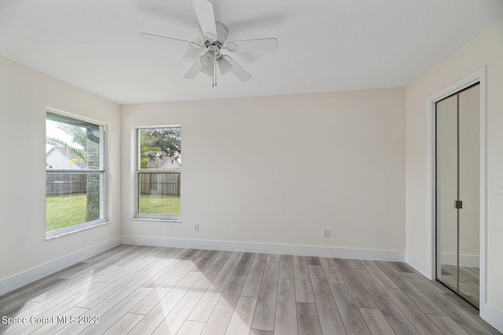 960 Falls Trail
